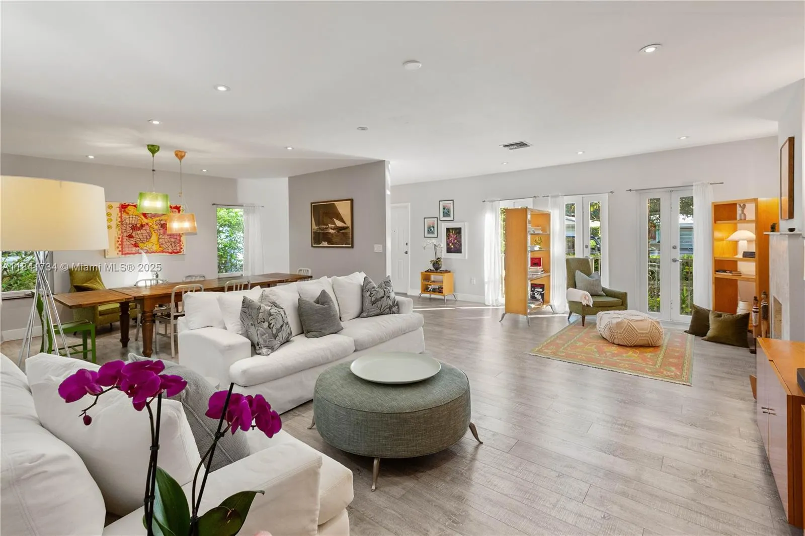 737 Alhambra Cir