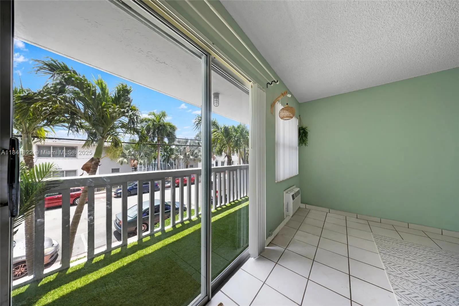 7620 Carlyle Ave, #205