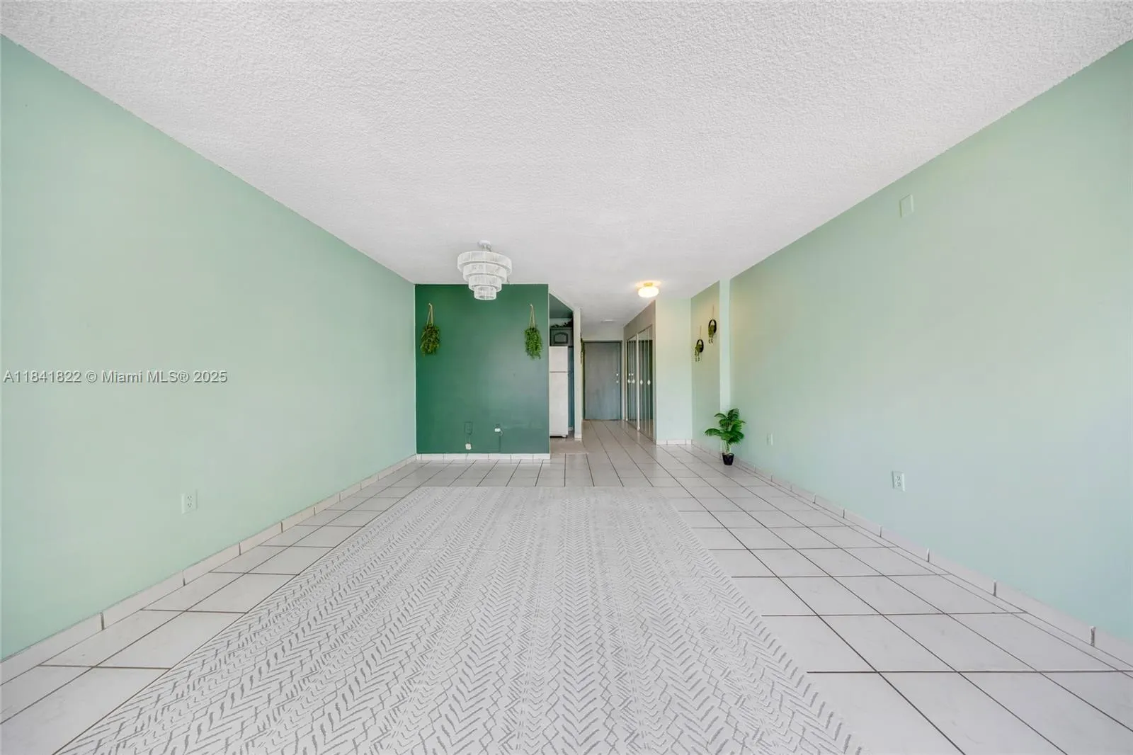 7620 Carlyle Ave, #205