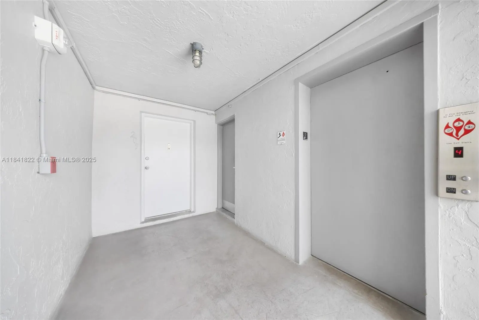 7620 Carlyle Ave, #205