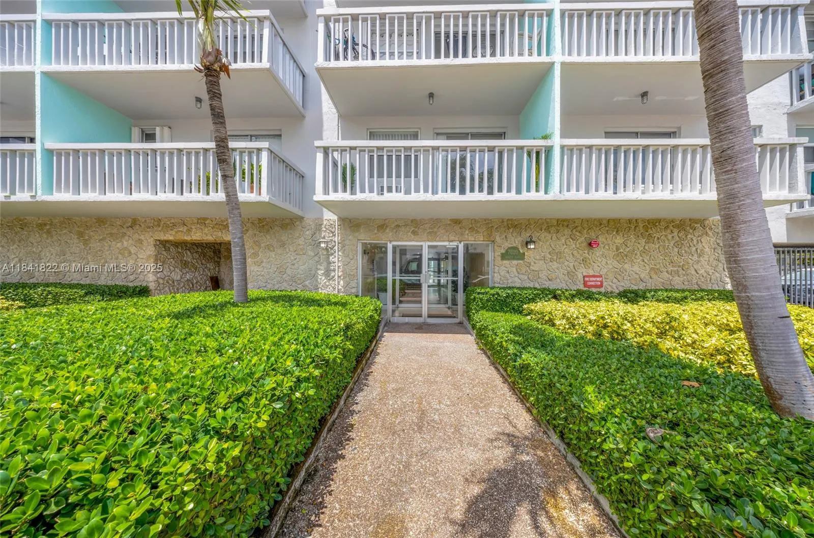 7620 Carlyle Ave, #205