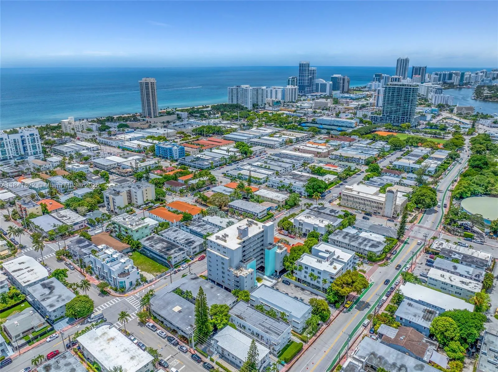 7620 Carlyle Ave, #205