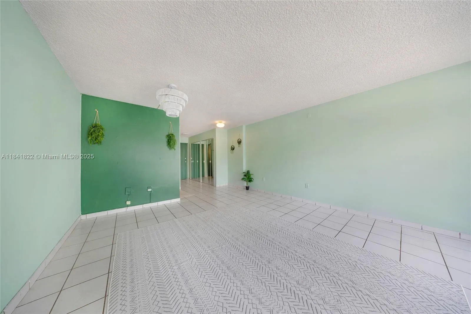 7620 Carlyle Ave, #205
