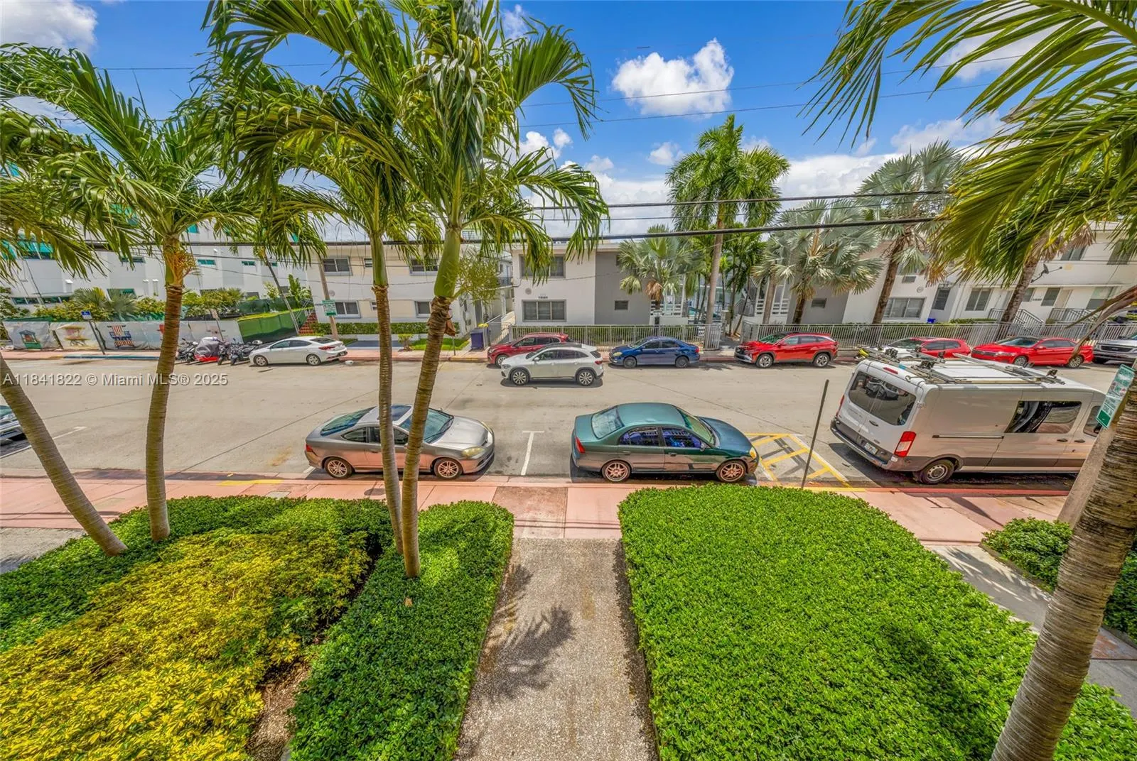 7620 Carlyle Ave, #205