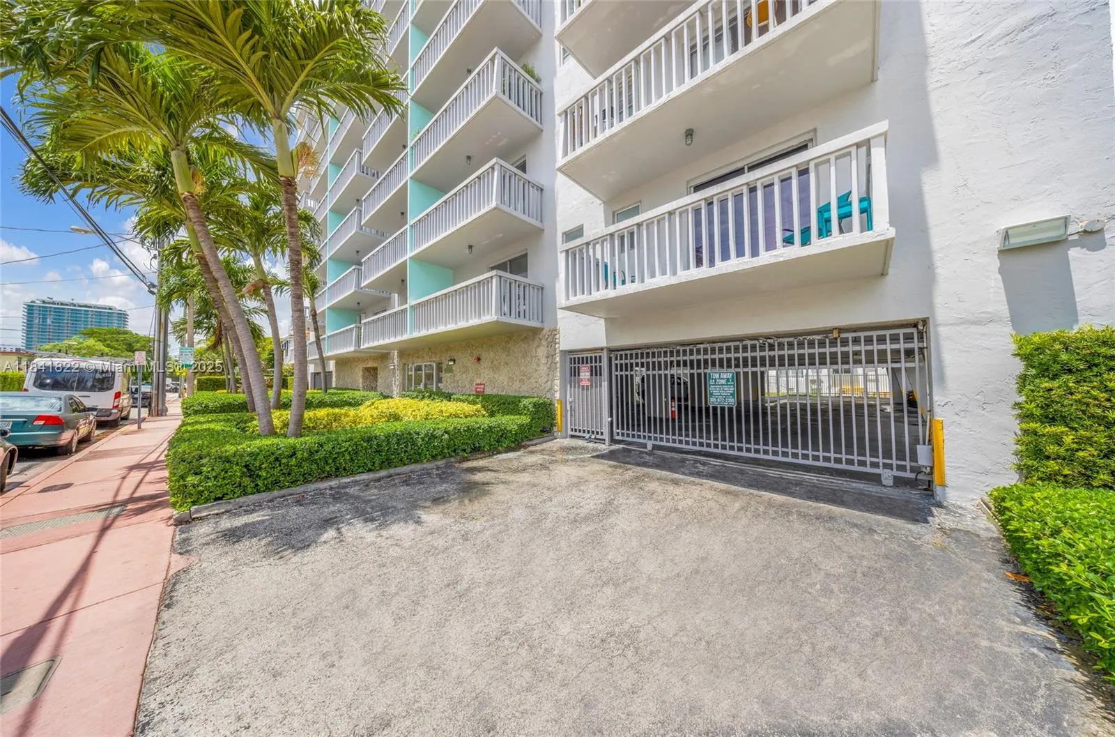 7620 Carlyle Ave, #205