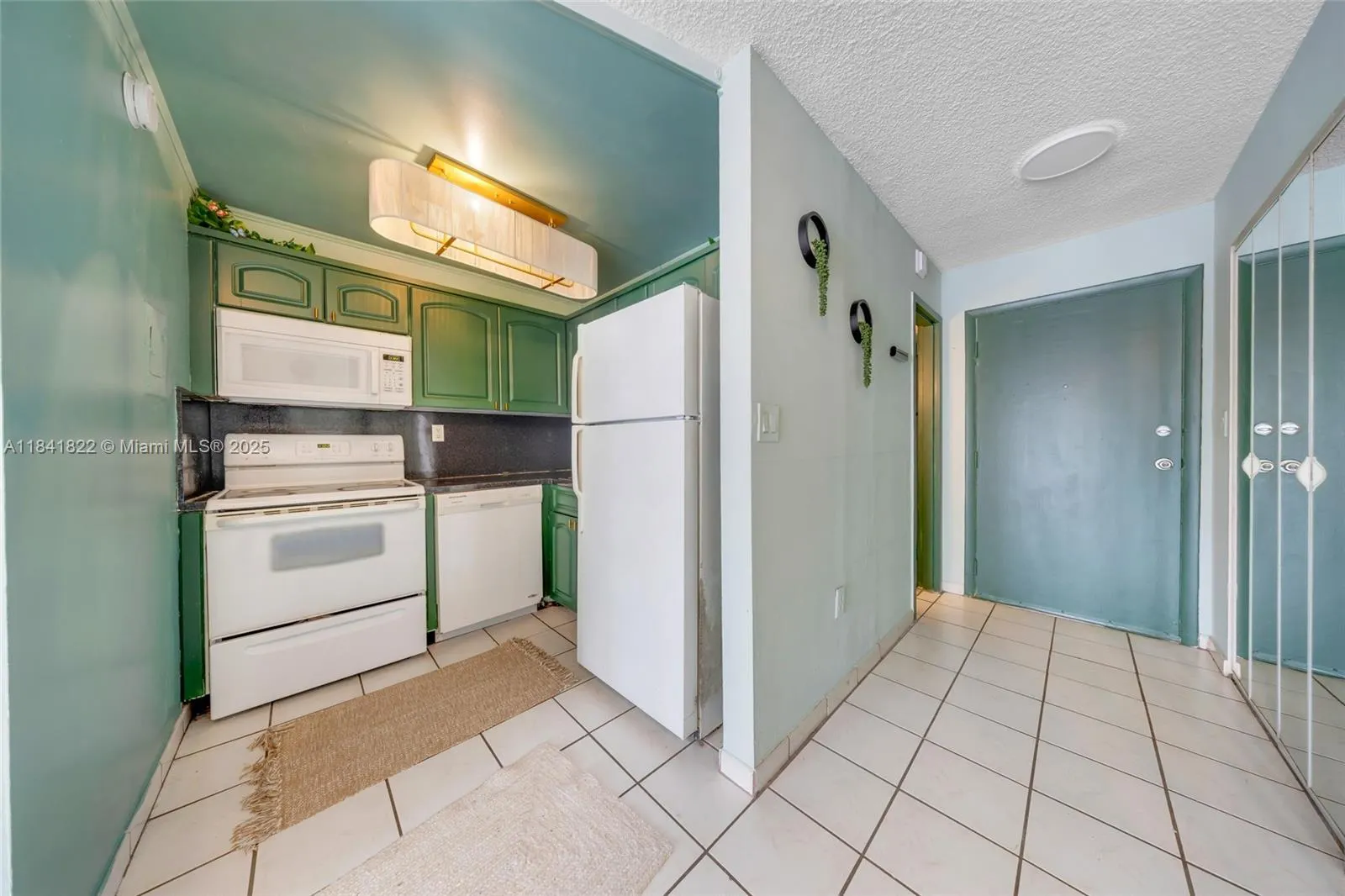 7620 Carlyle Ave, #205