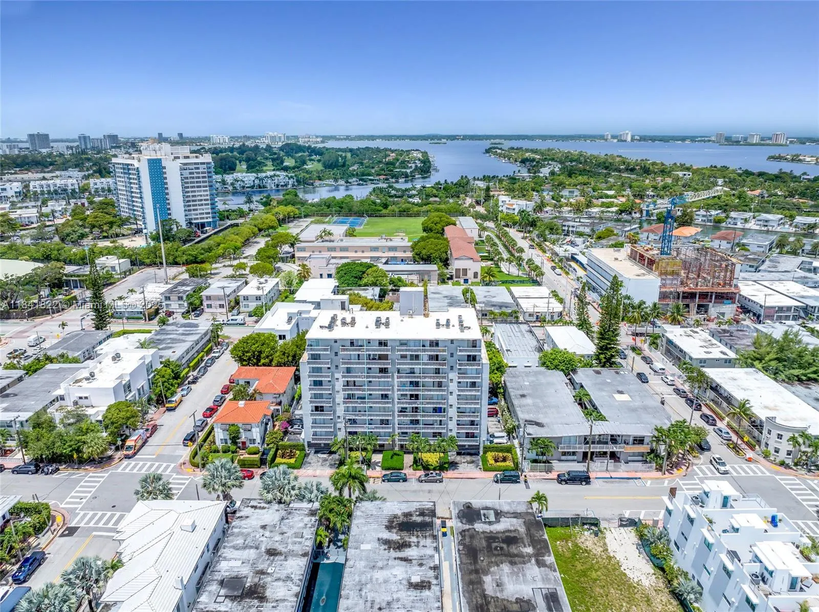 7620 Carlyle Ave, #205