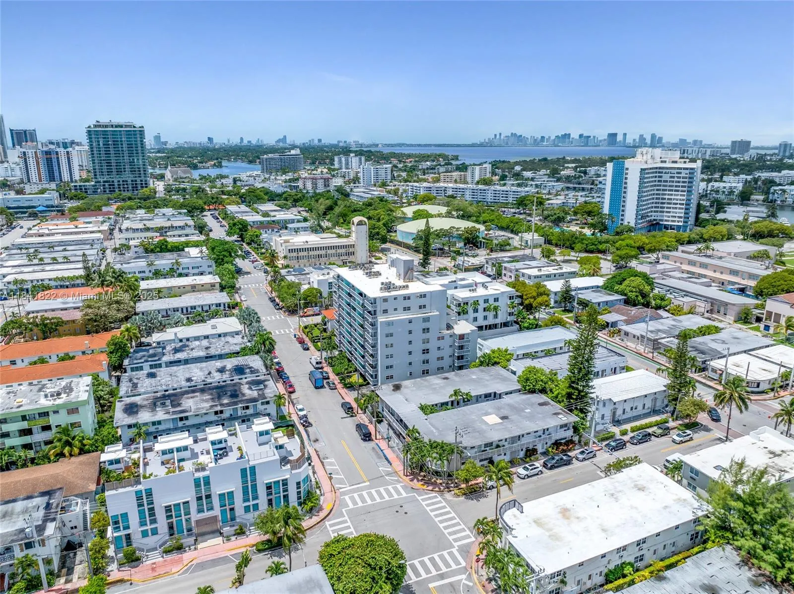 7620 Carlyle Ave, #205