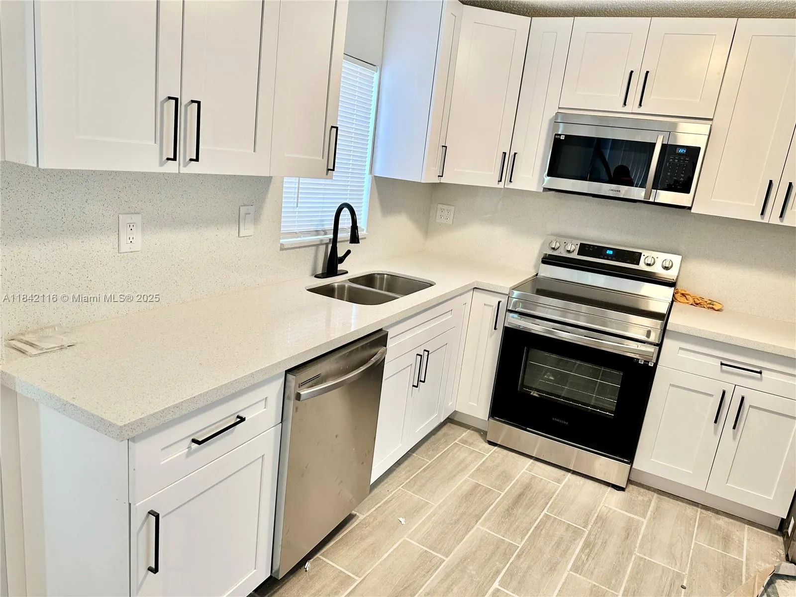 2600 NE 8th Ave