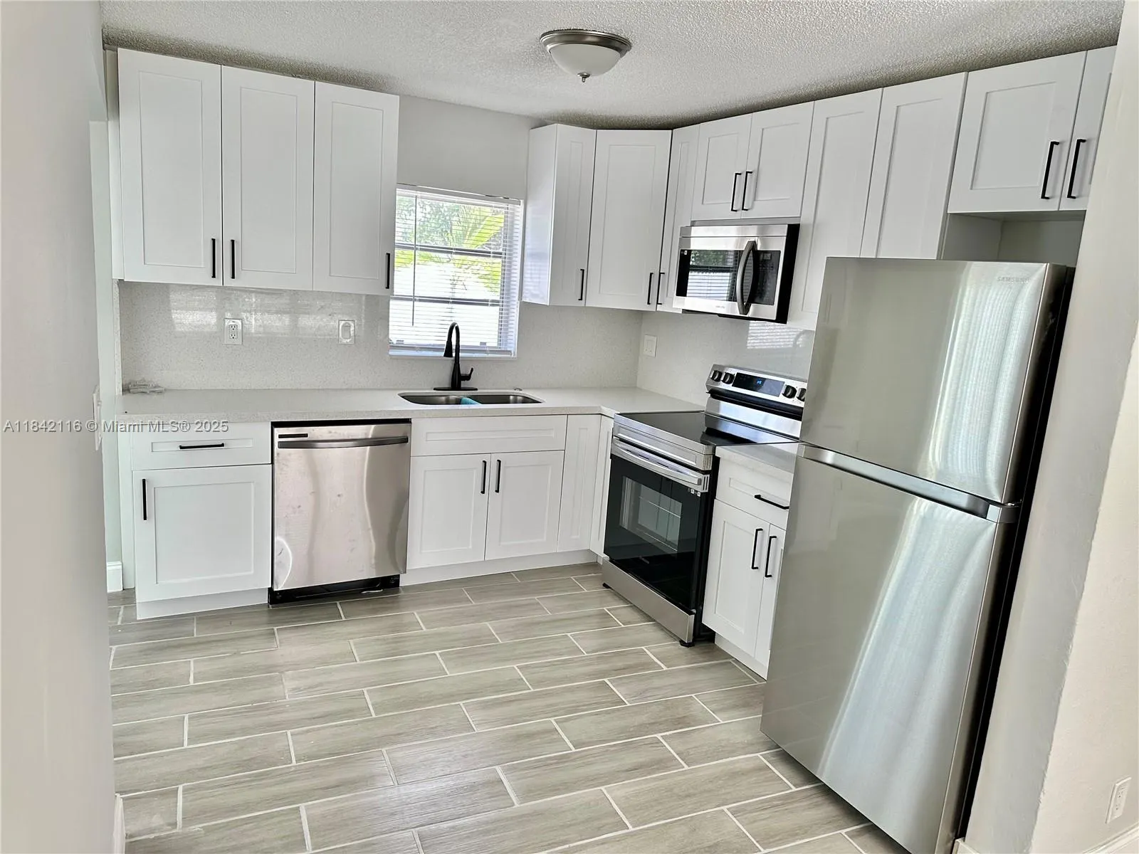 2600 NE 8th Ave