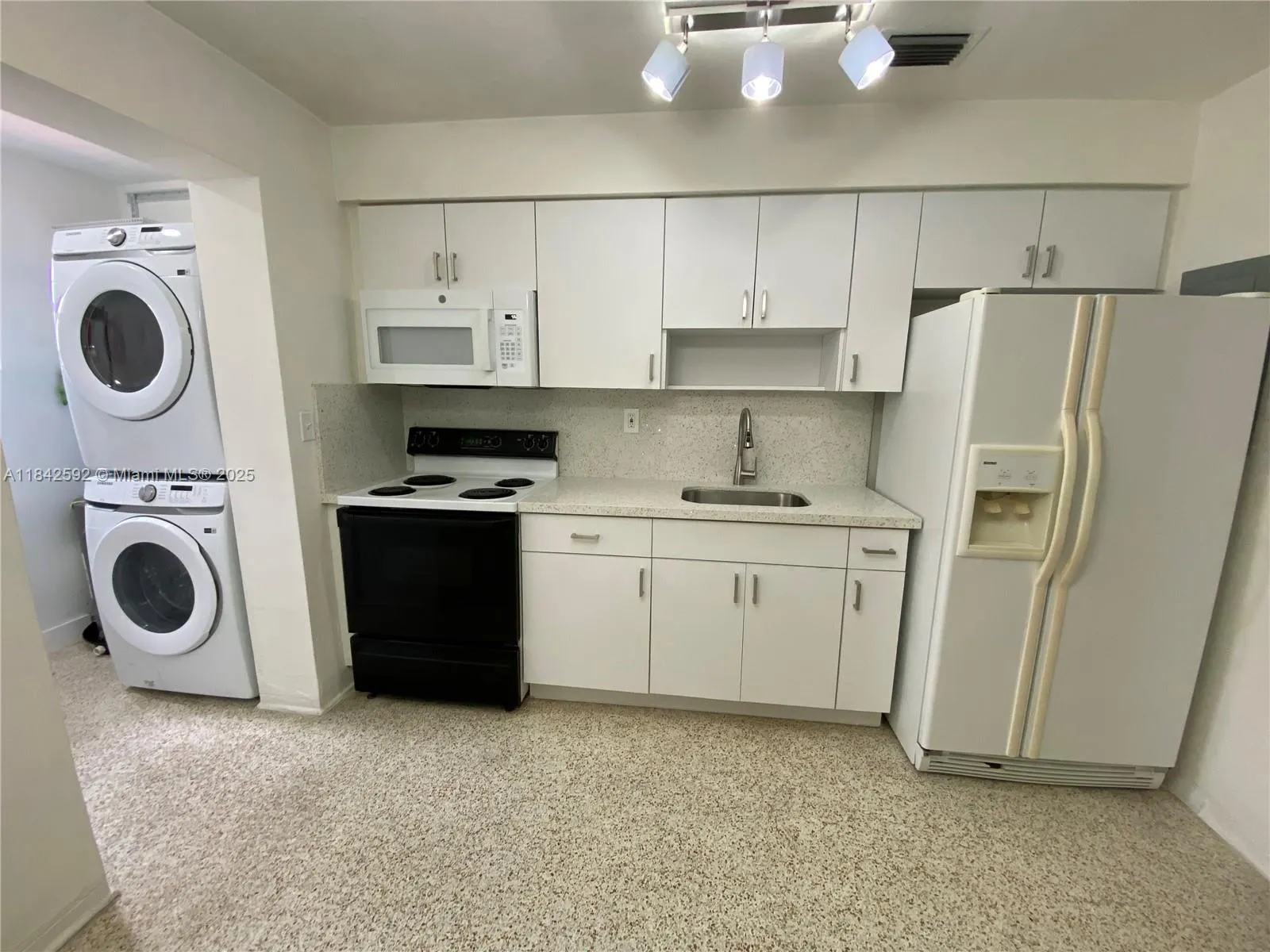 2608 W 8th Ave, #2608