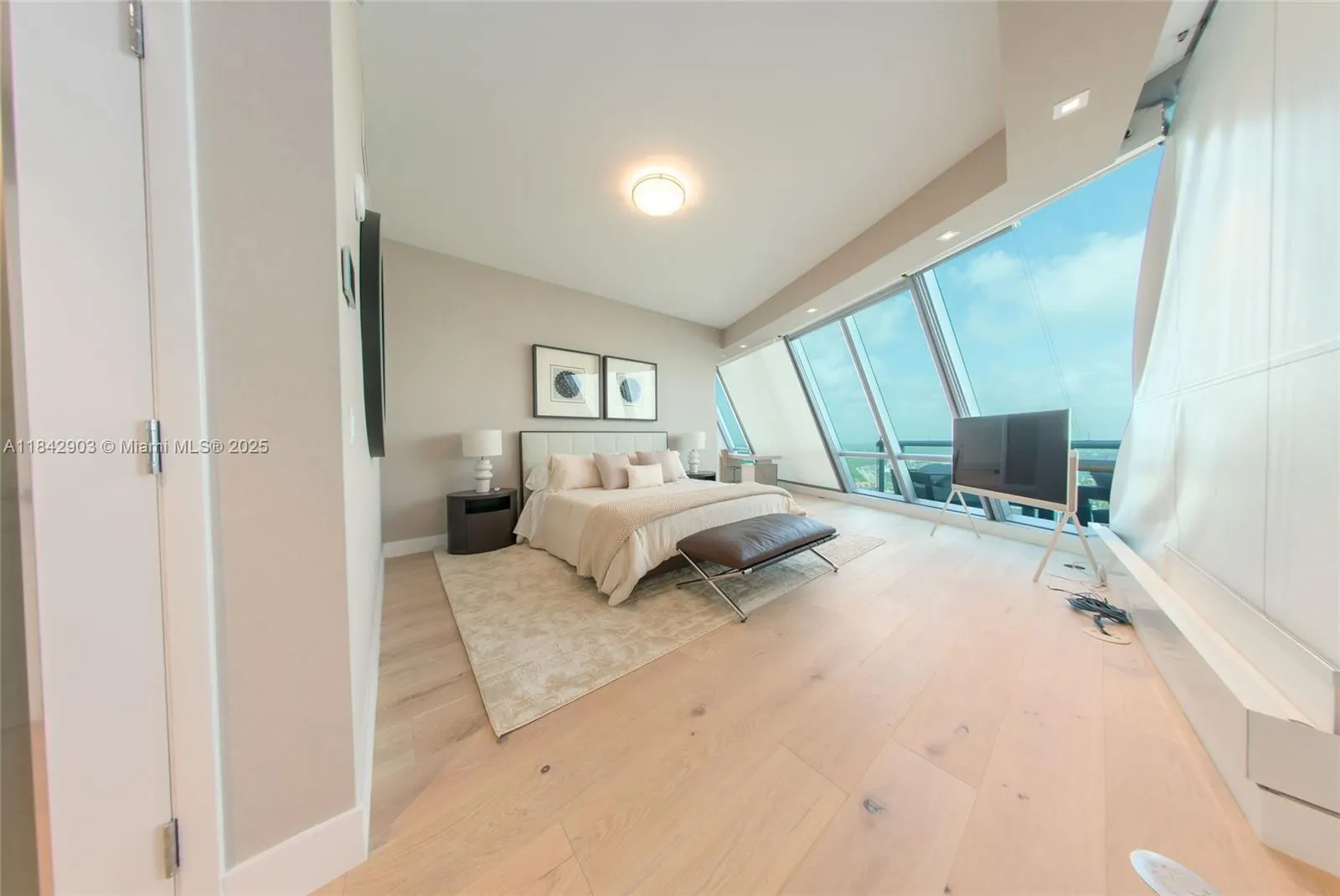 17121 Collins Ave, #4803