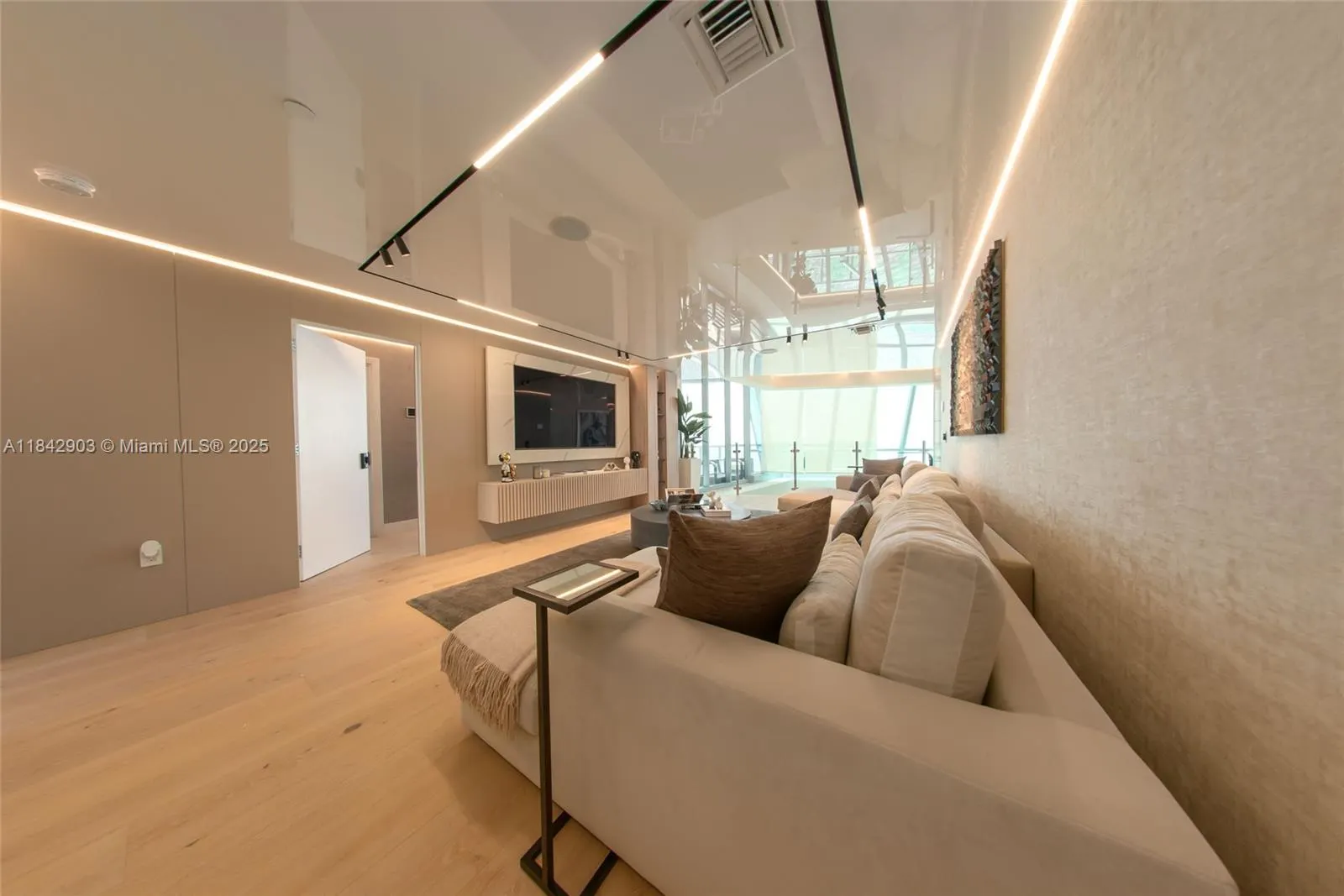 17121 Collins Ave, #4803