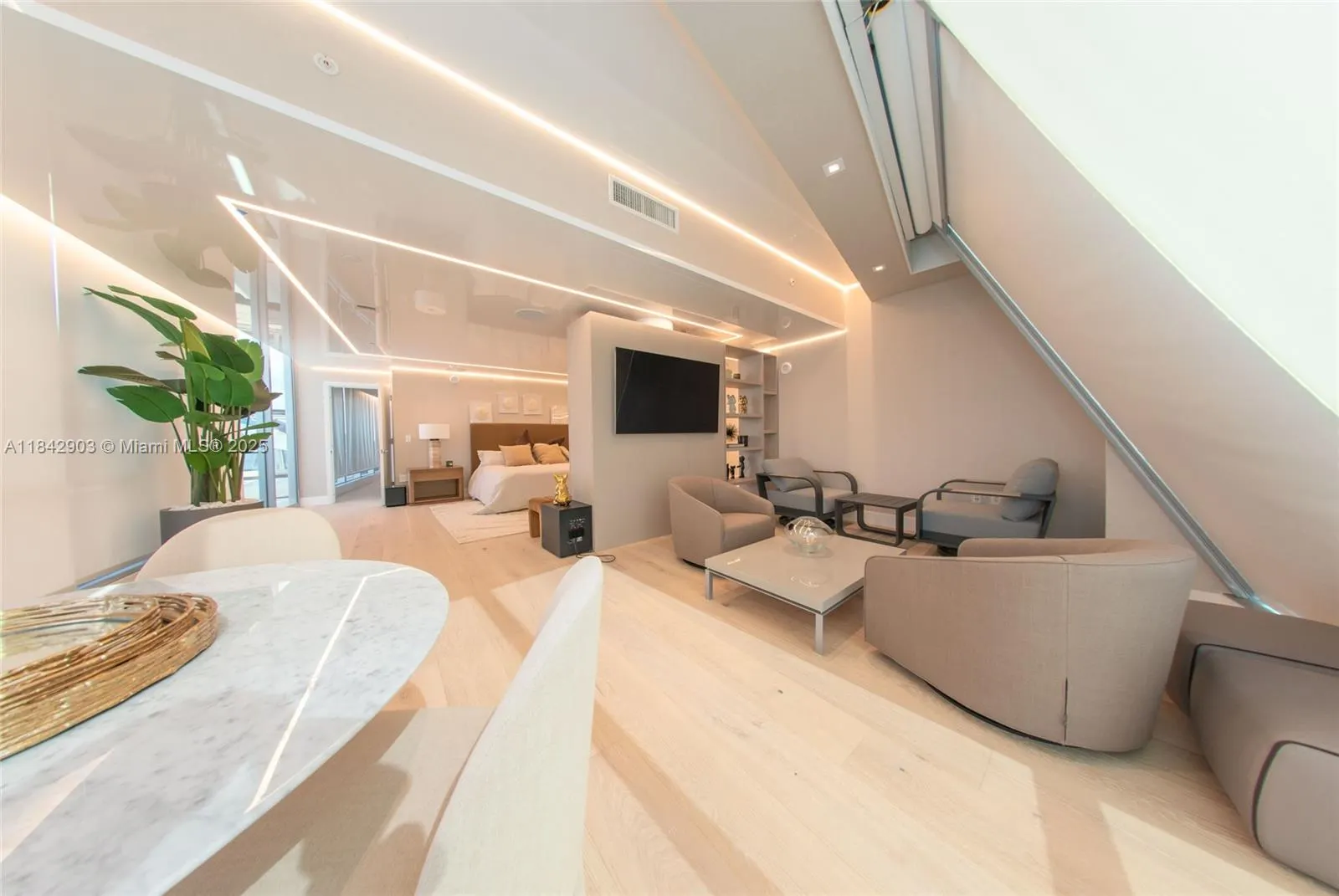 17121 Collins Ave, #4803