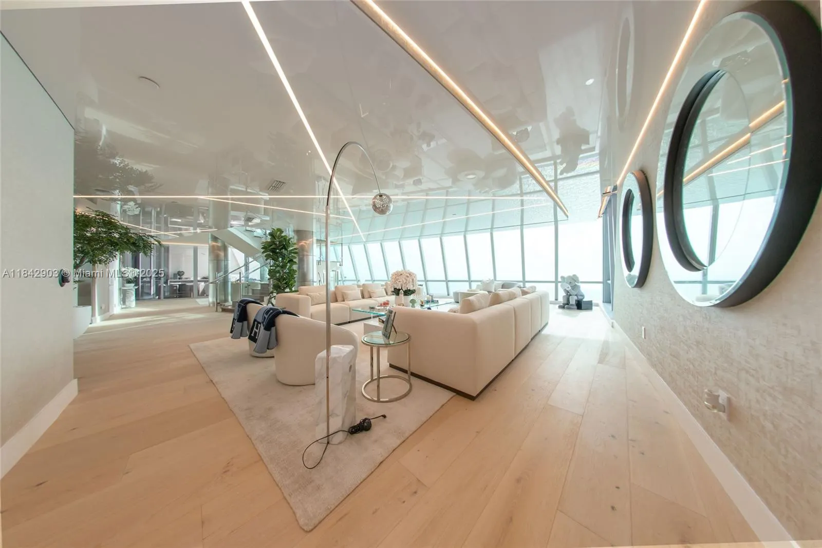 17121 Collins Ave, #4803