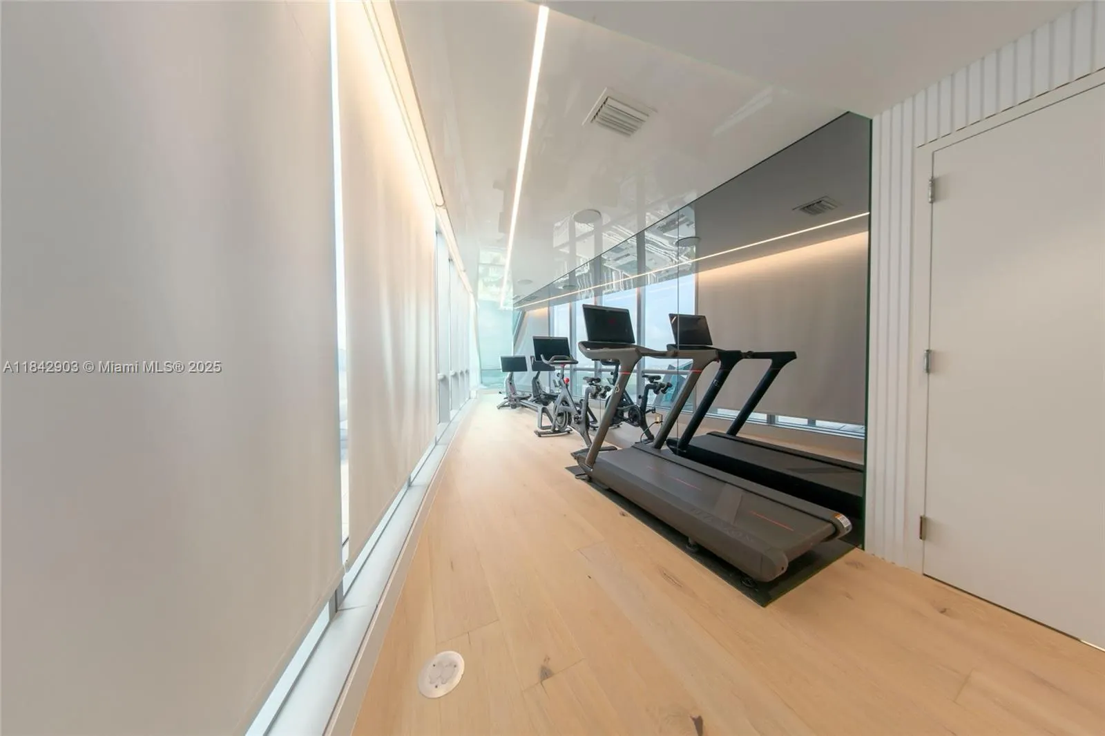 17121 Collins Ave, #4803