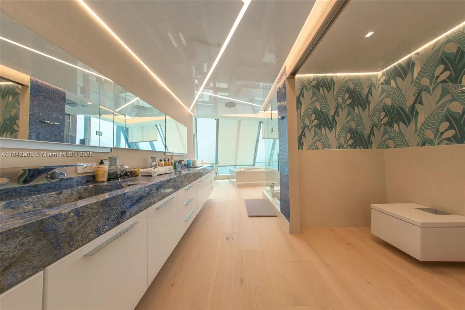 17121 Collins Ave, #4803