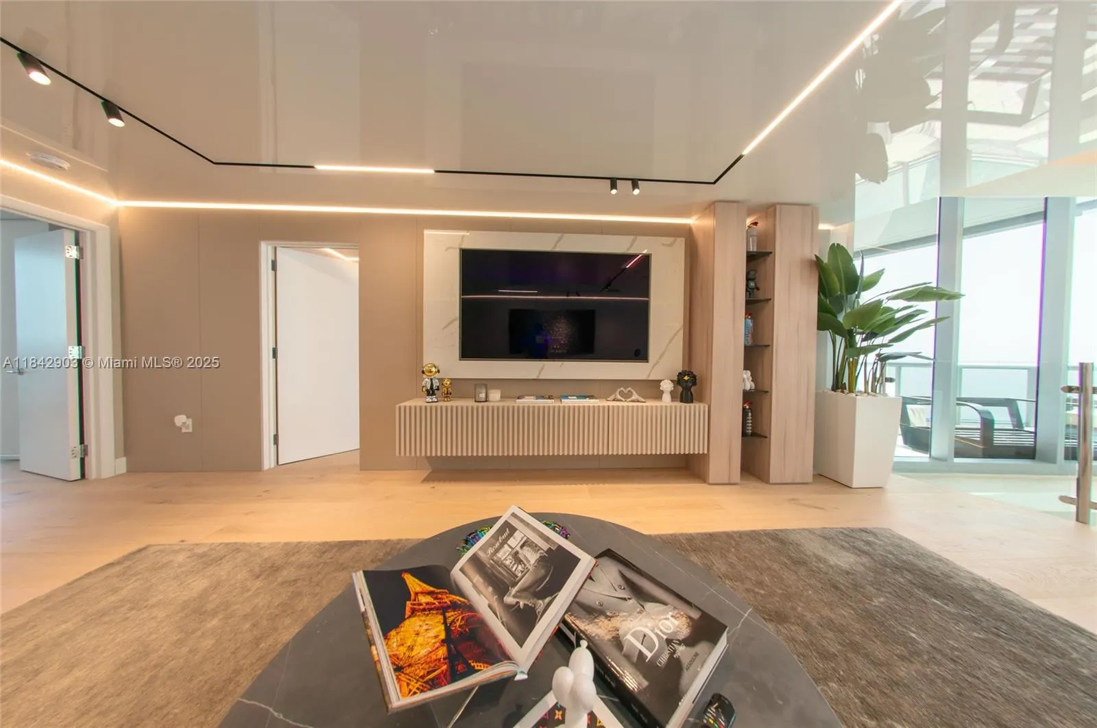 17121 Collins Ave, #4803