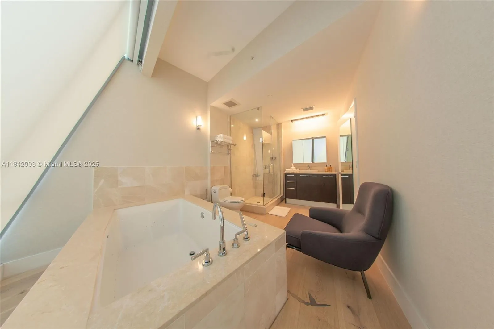 17121 Collins Ave, #4803