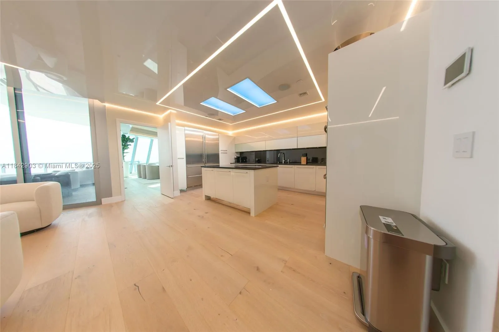 17121 Collins Ave, #4803