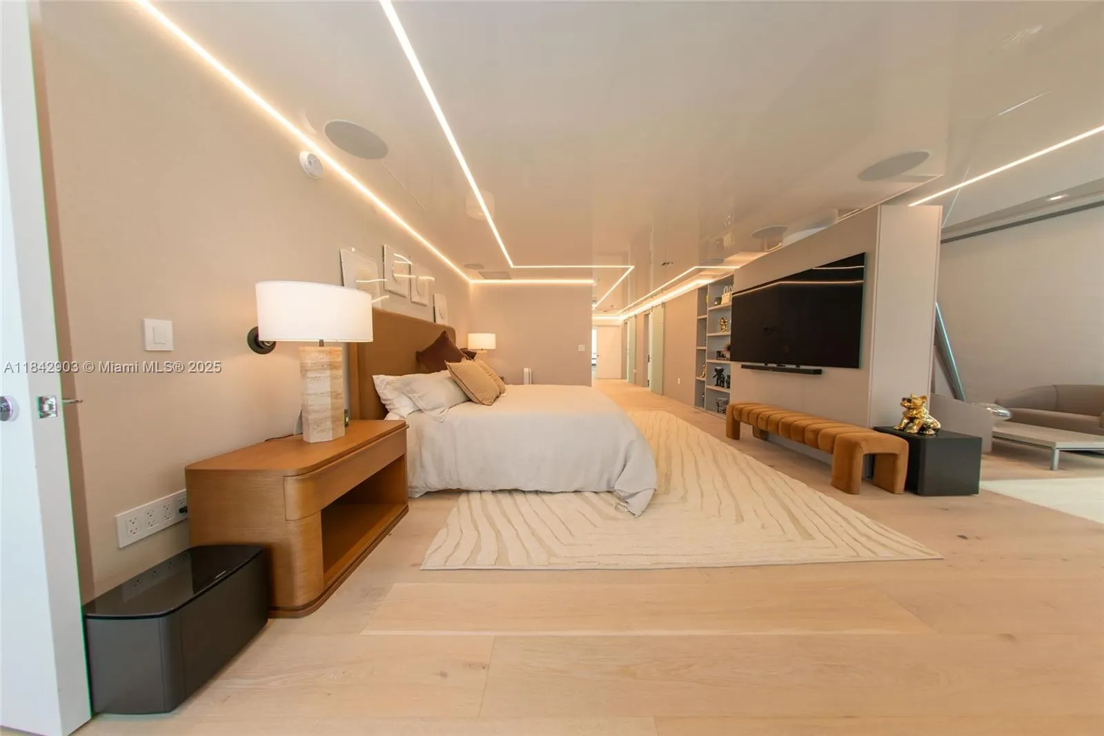 17121 Collins Ave, #4803