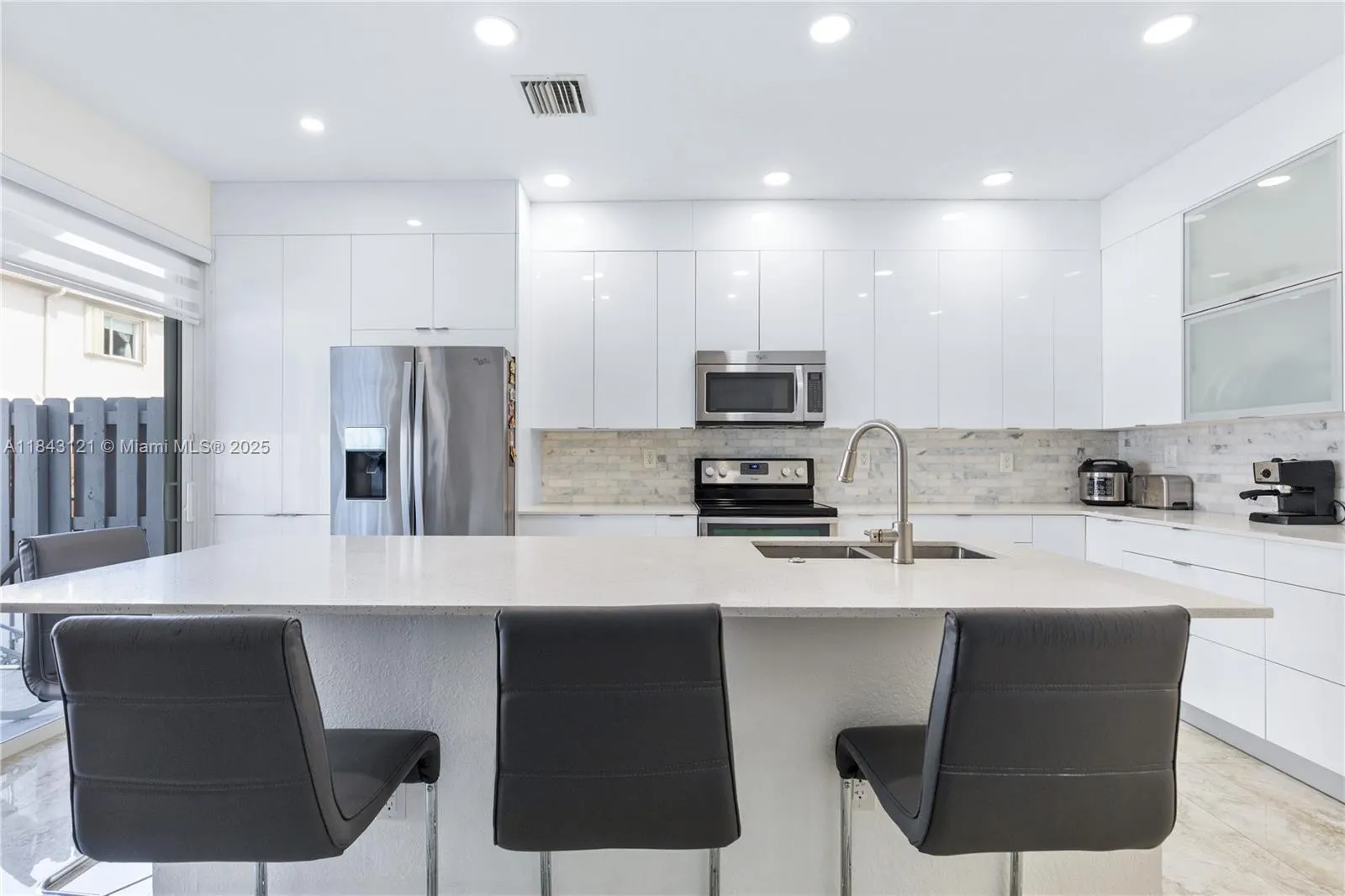 5622 NW 112 Ct
