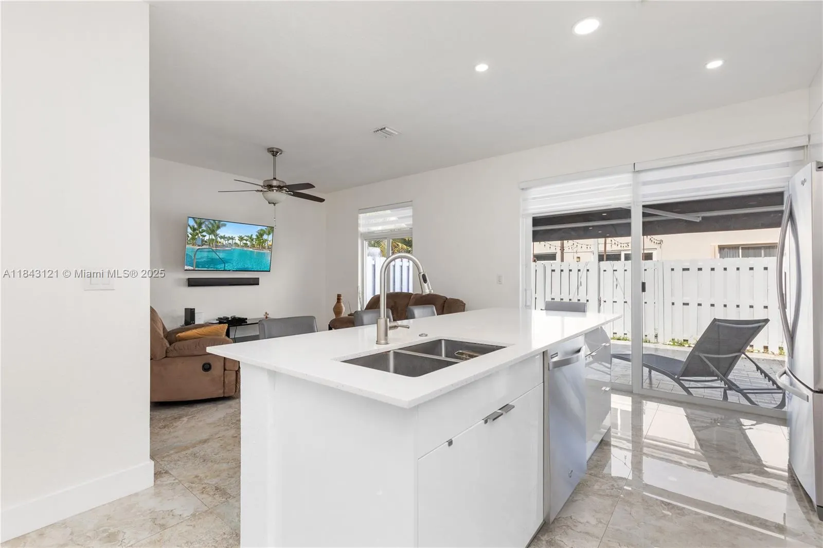 5622 NW 112 Ct