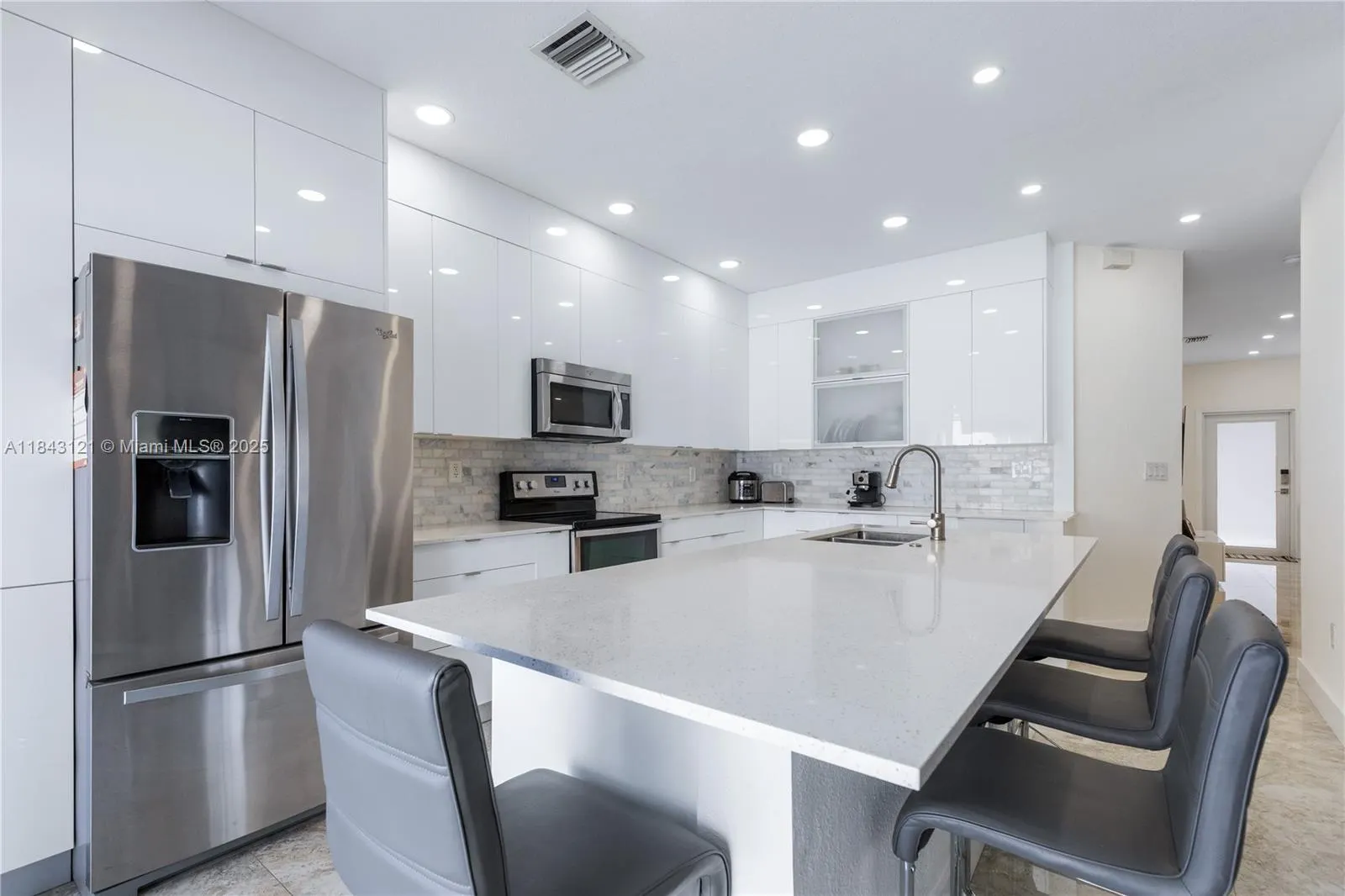 5622 NW 112 Ct