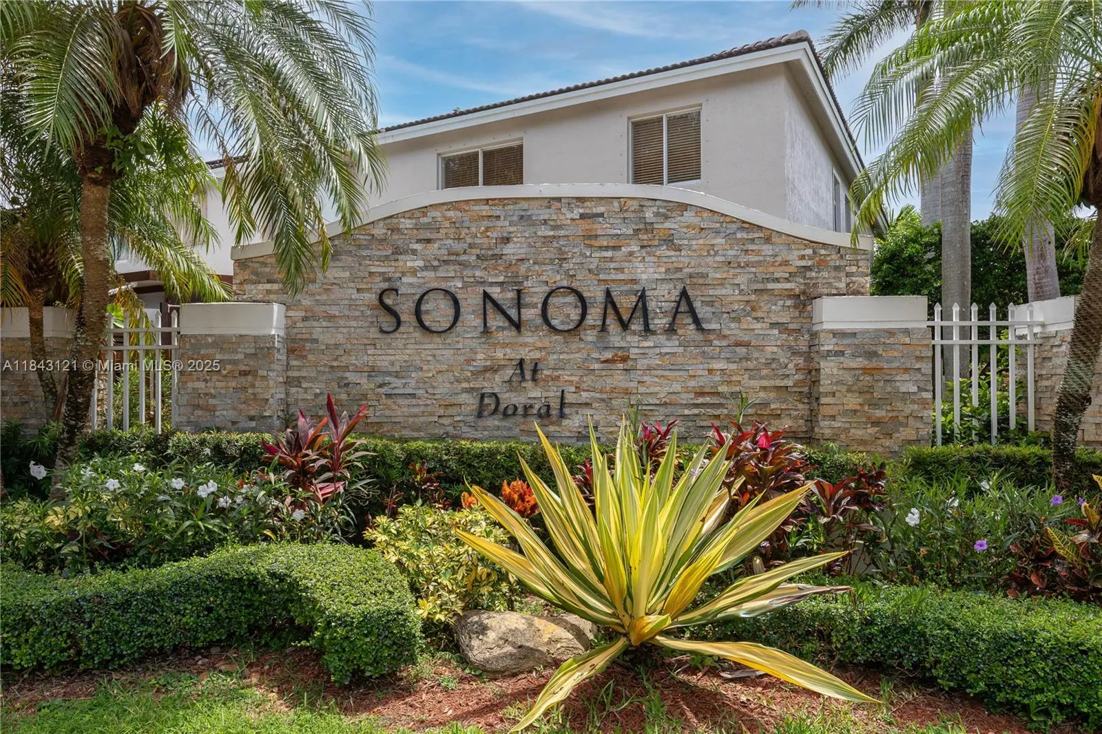 5622 NW 112 Ct