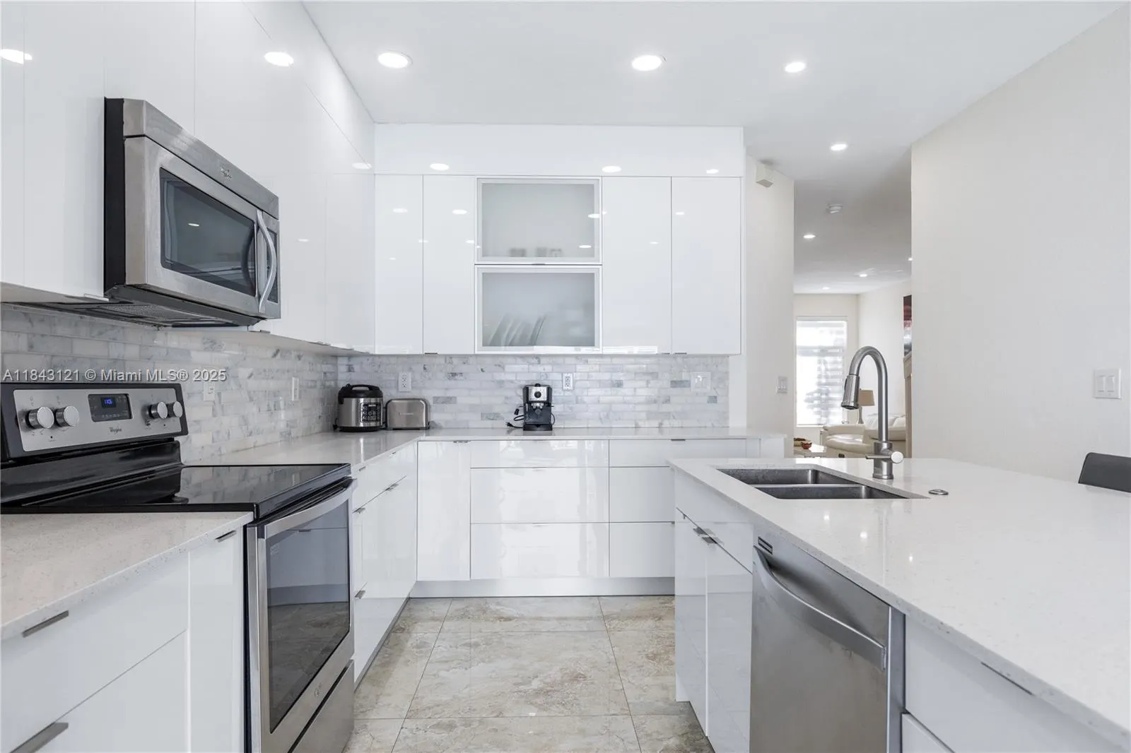 5622 NW 112 Ct