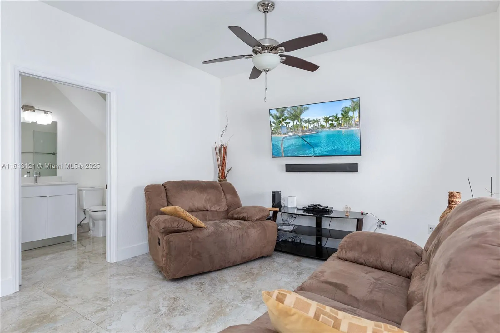 5622 NW 112 Ct