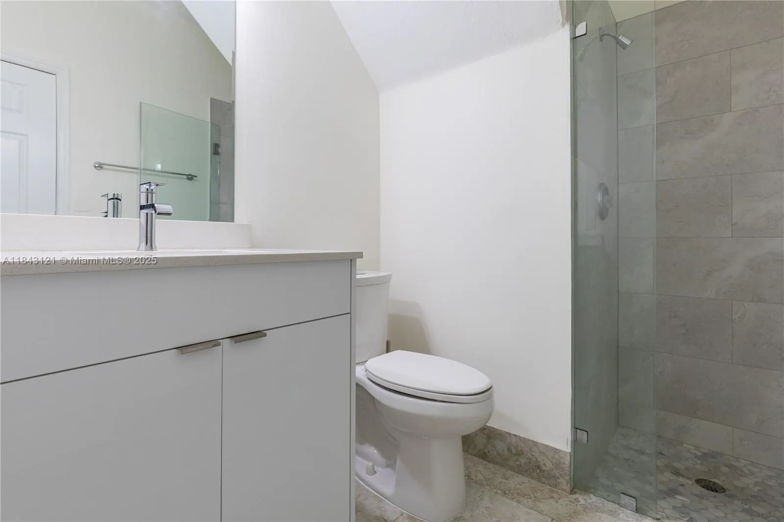 5622 NW 112 Ct