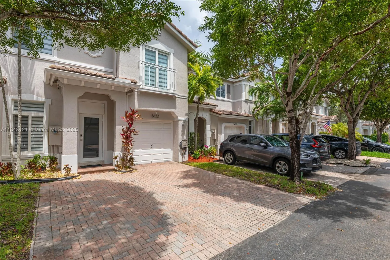 5622 NW 112 Ct