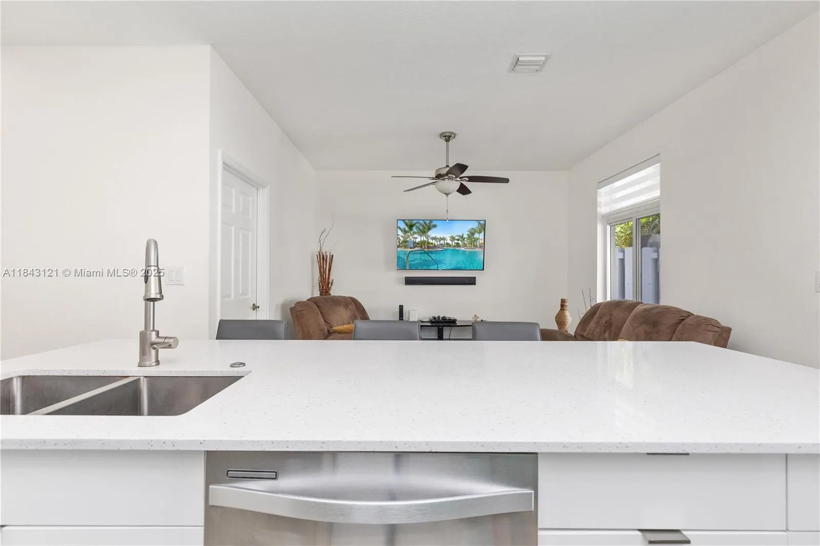 5622 NW 112 Ct