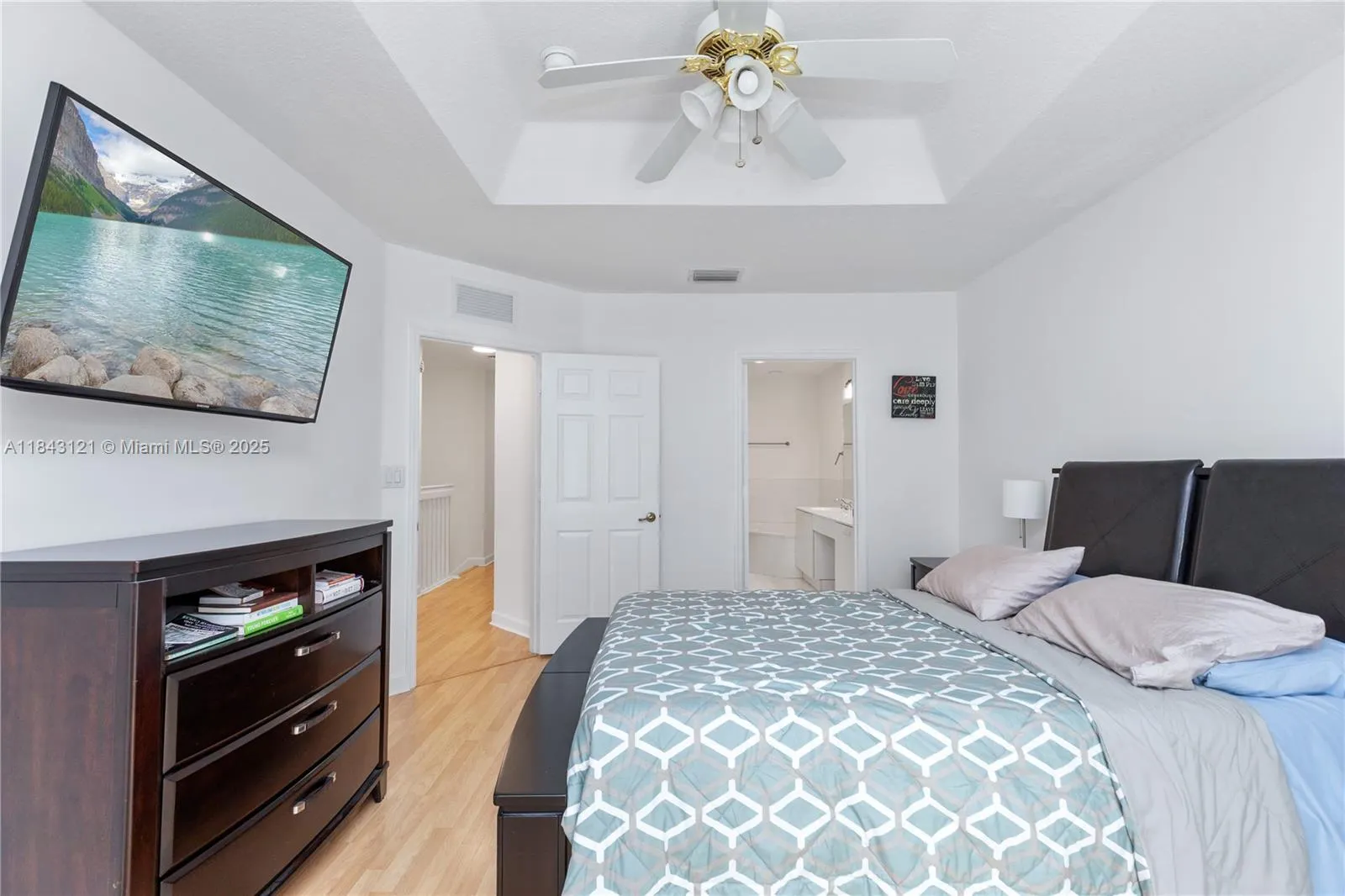 5622 NW 112 Ct