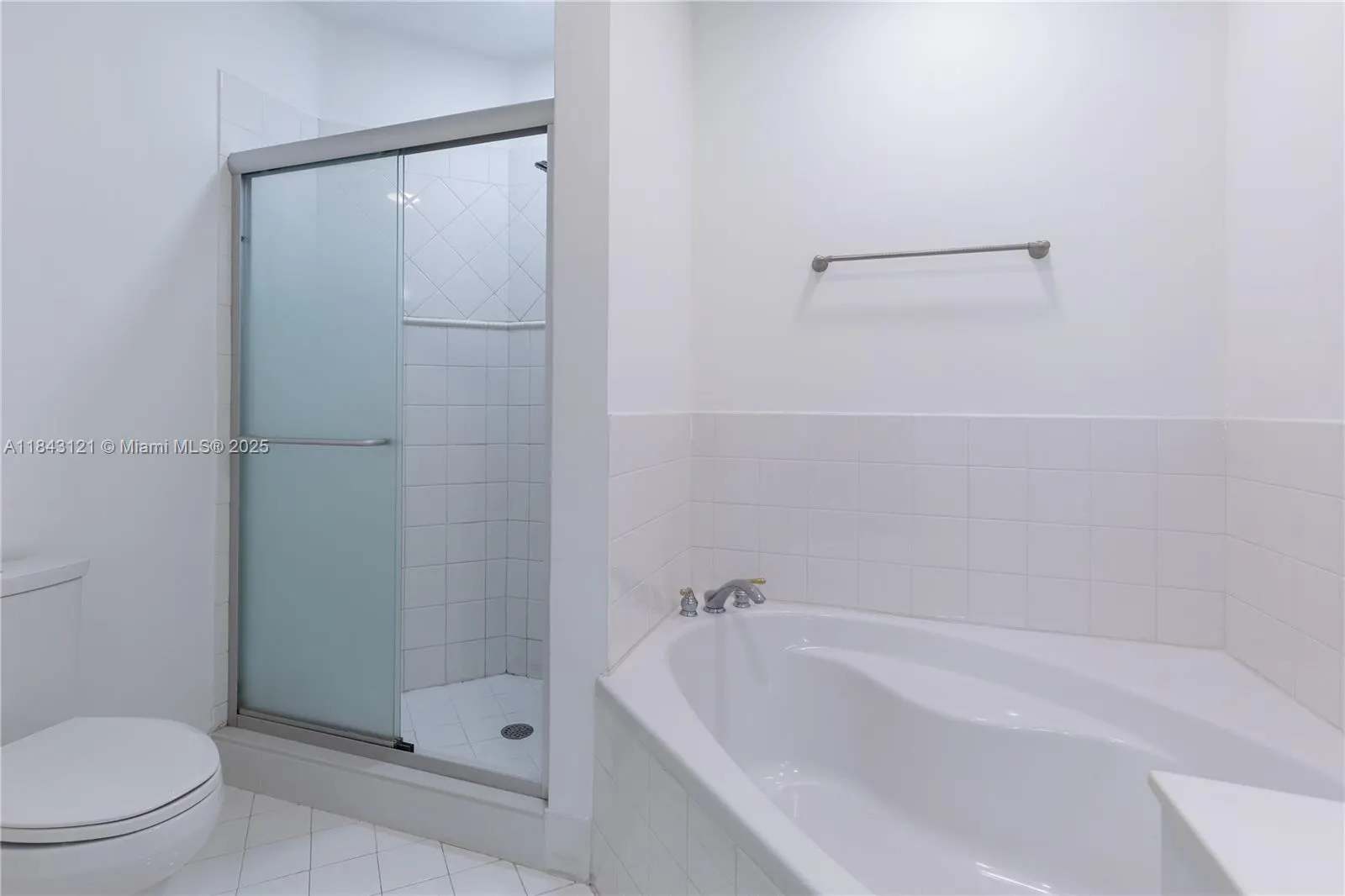 5622 NW 112 Ct