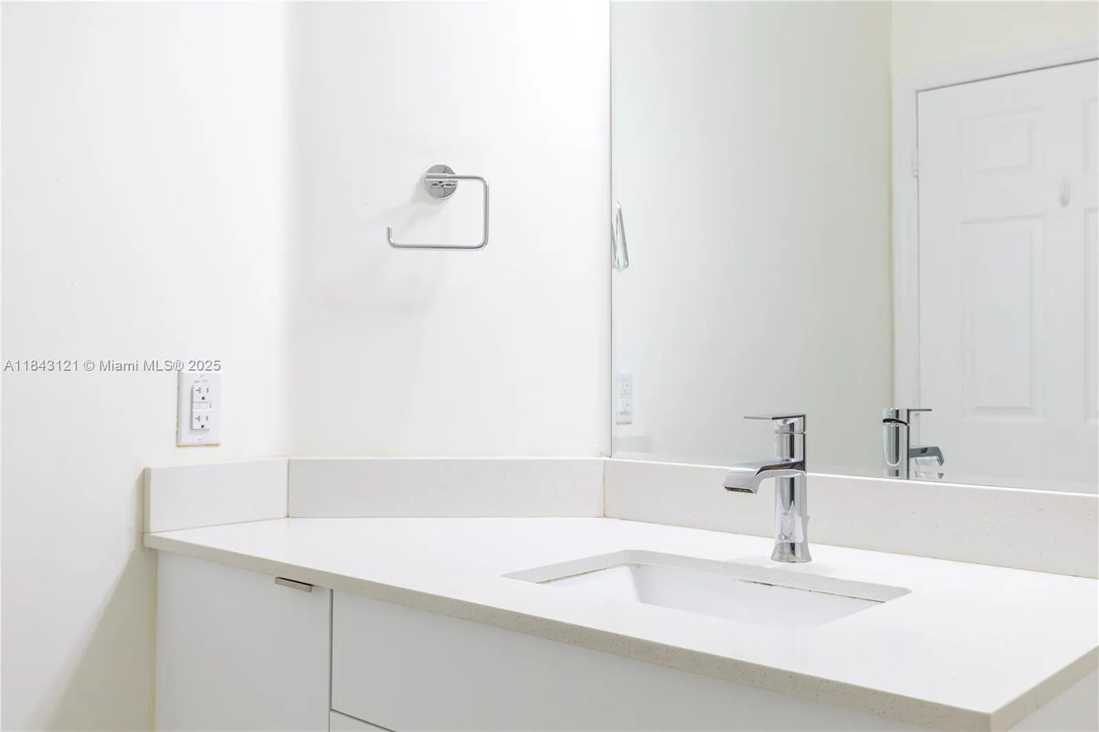 5622 NW 112 Ct