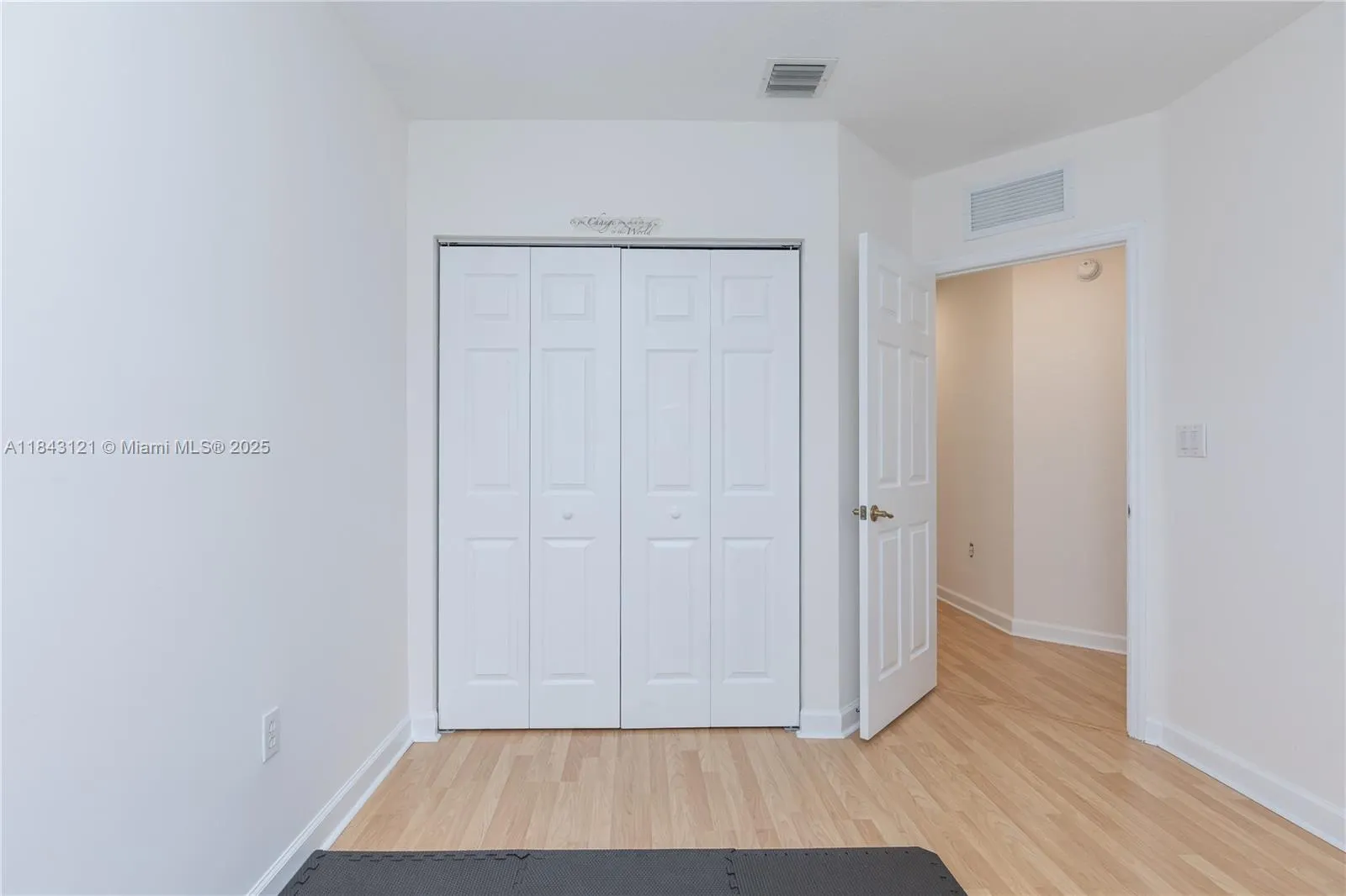 5622 NW 112 Ct