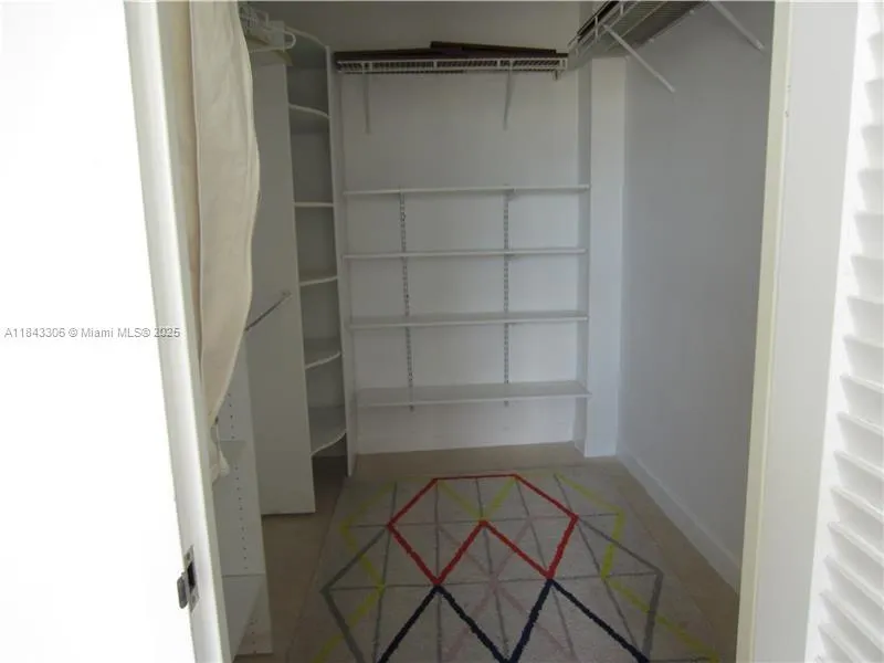 9195 Collins Ave, #504