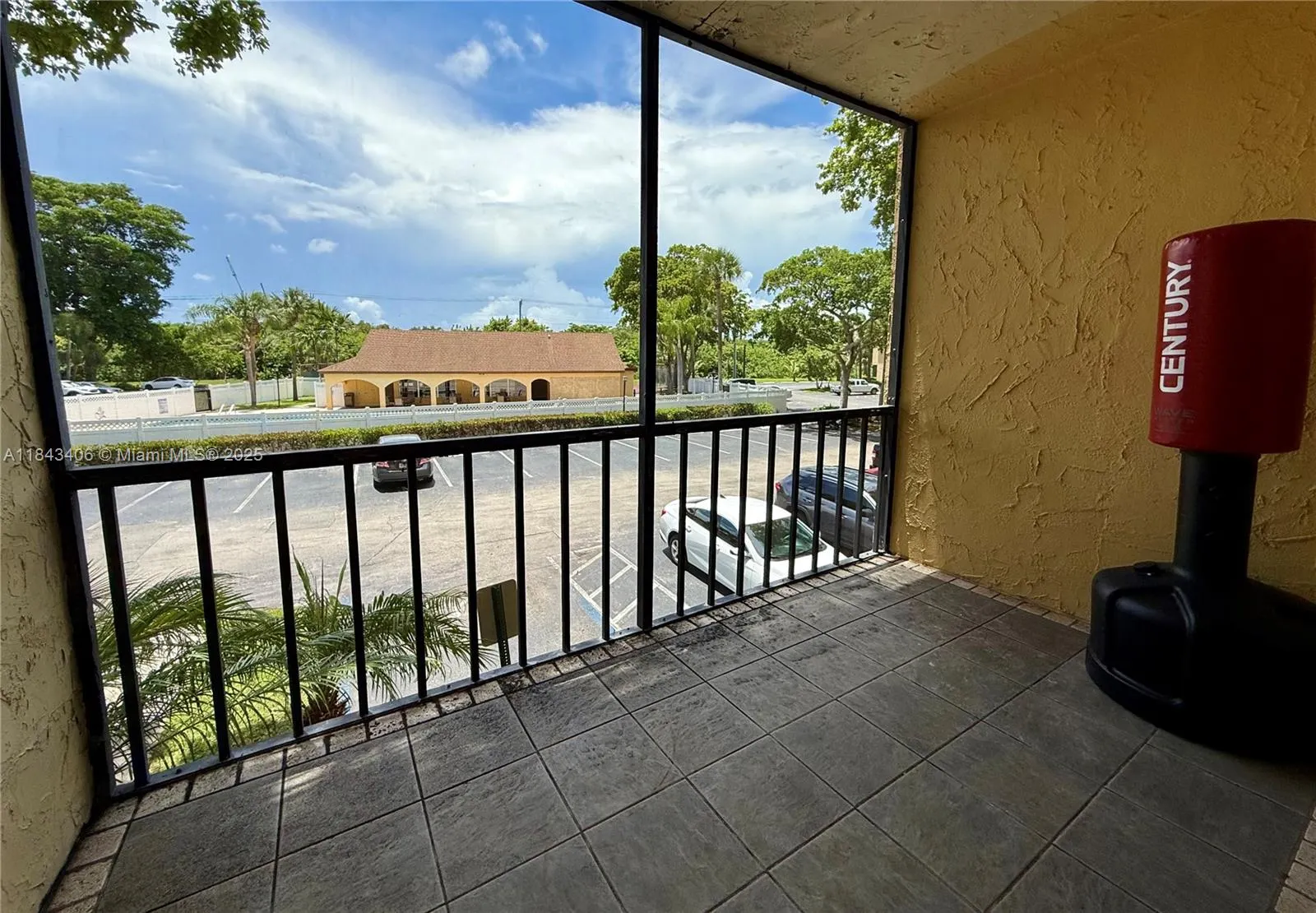 480 NW 20th St, #207