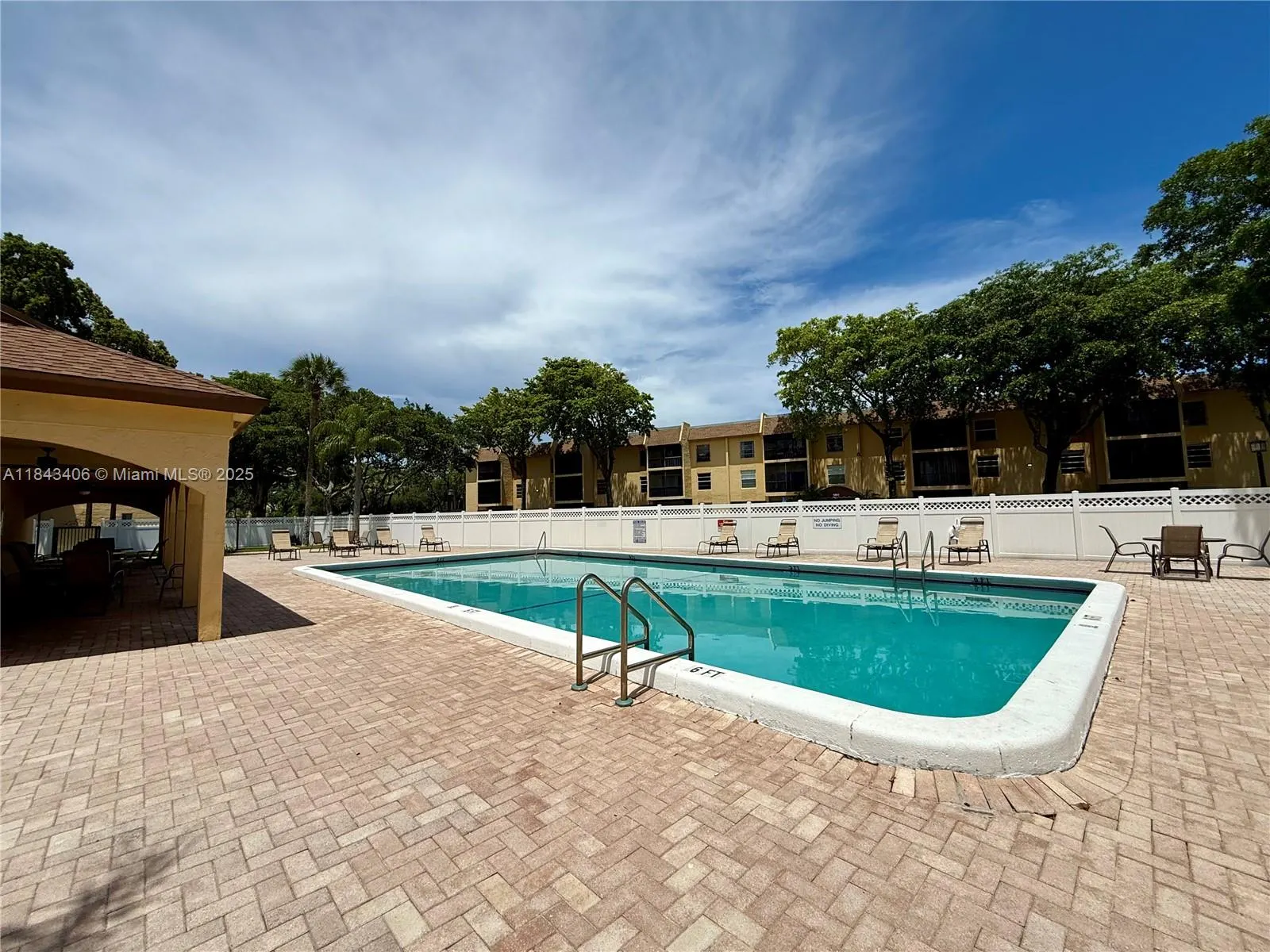480 NW 20th St, #207