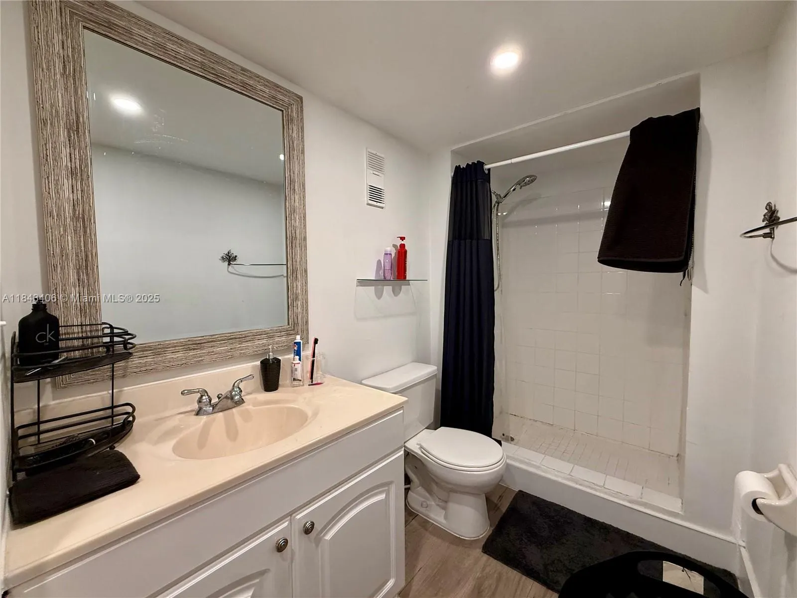 480 NW 20th St, #207