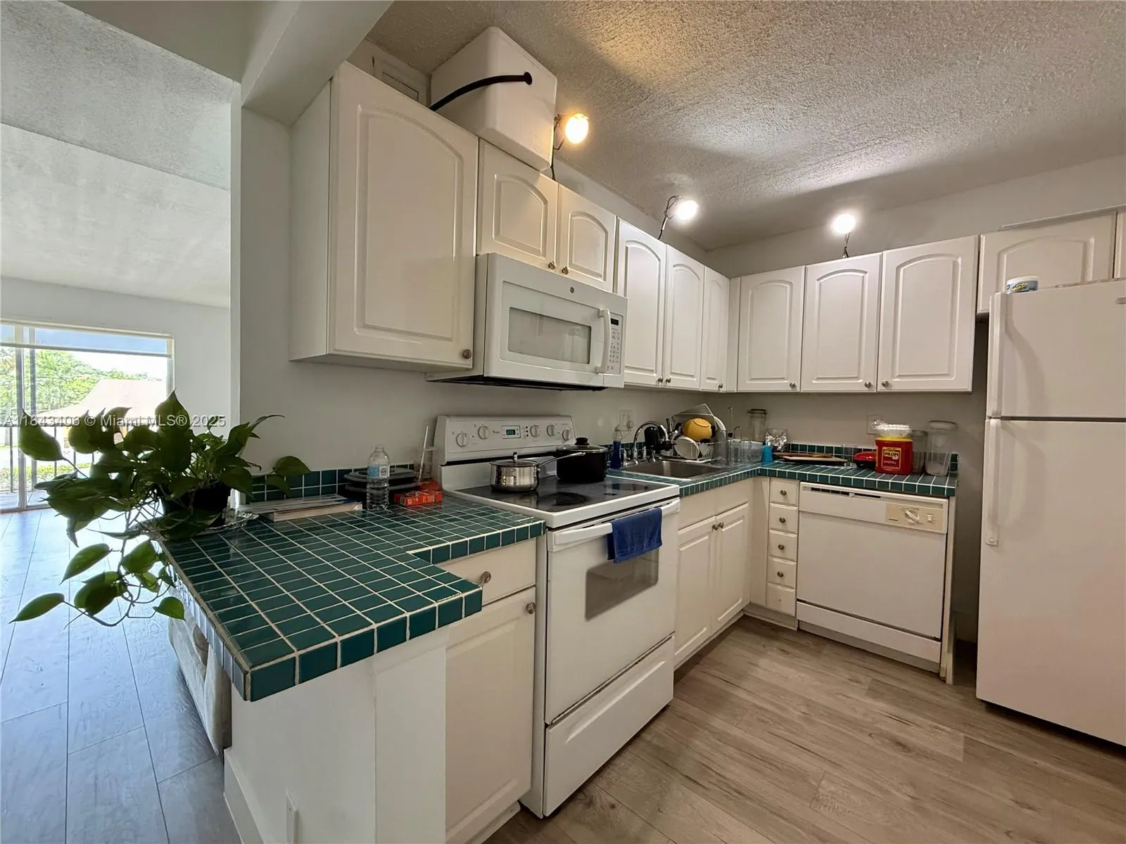 480 NW 20th St, #207