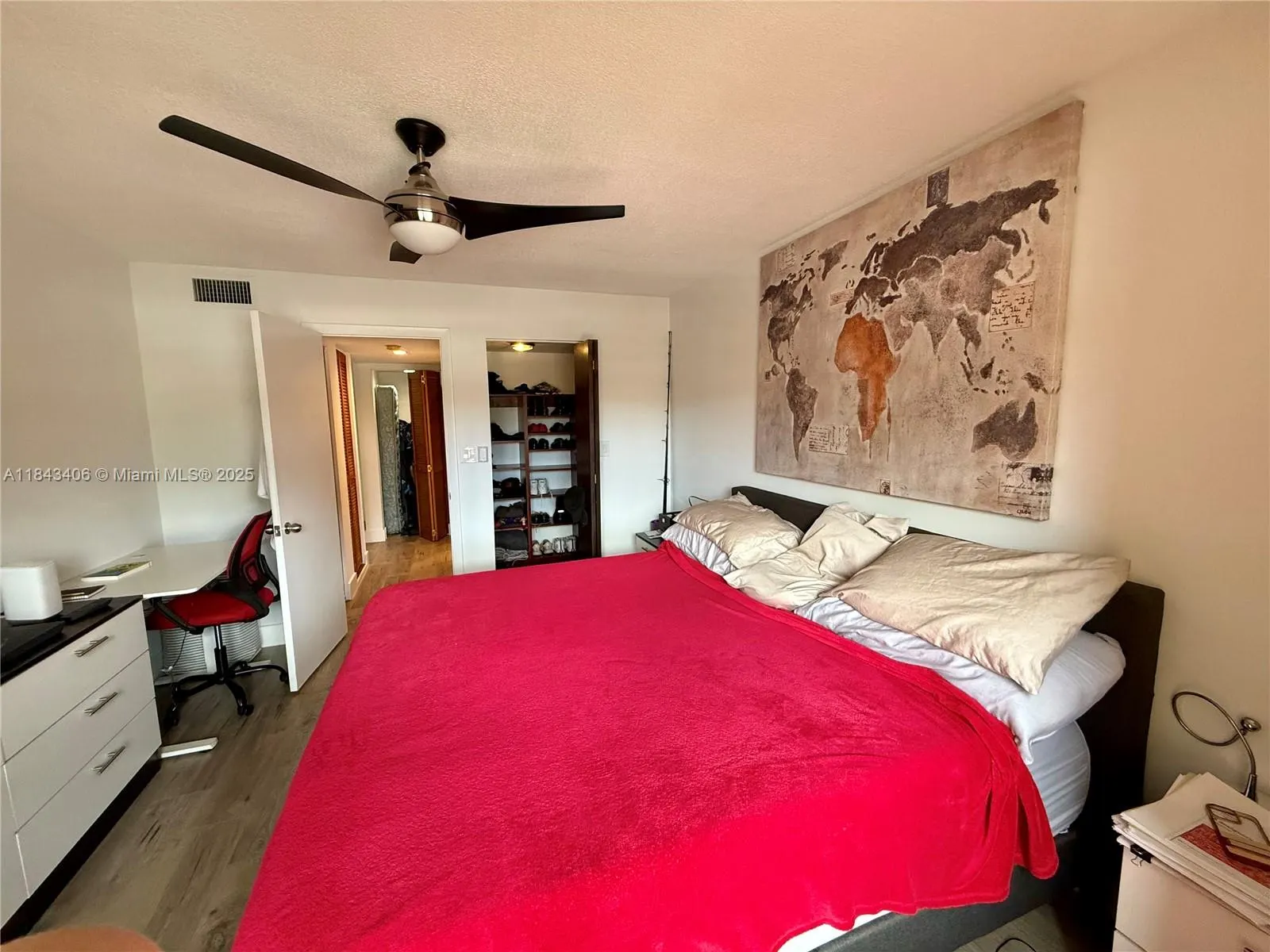 480 NW 20th St, #207