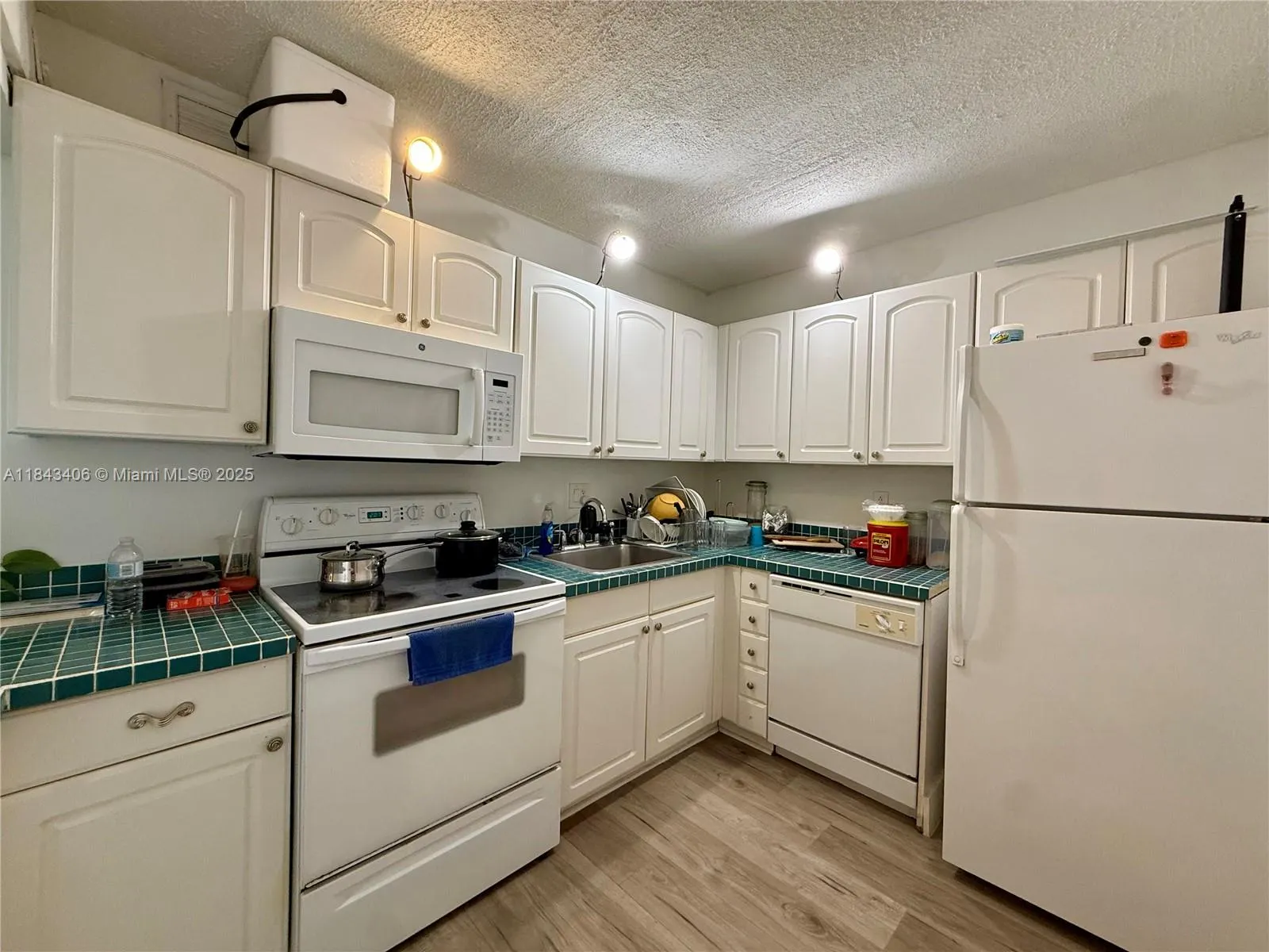 480 NW 20th St, #207