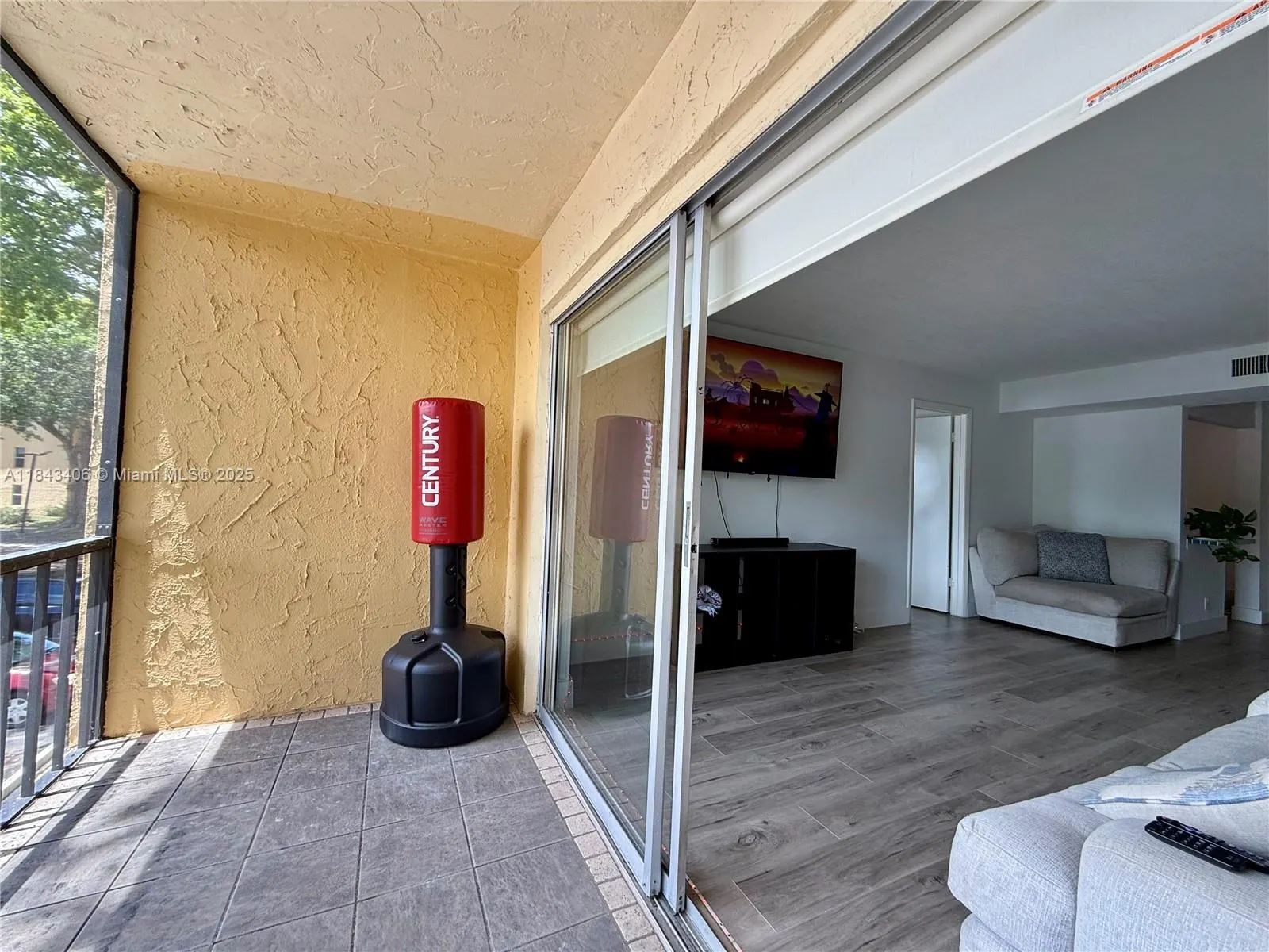 480 NW 20th St, #207
