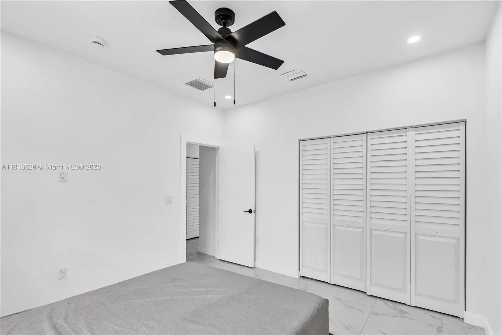 335 NW 15th St