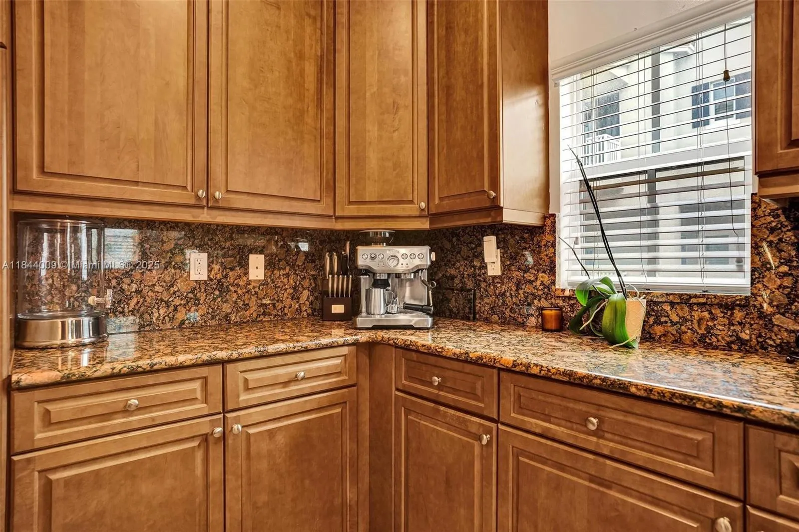 417 SE 13th St