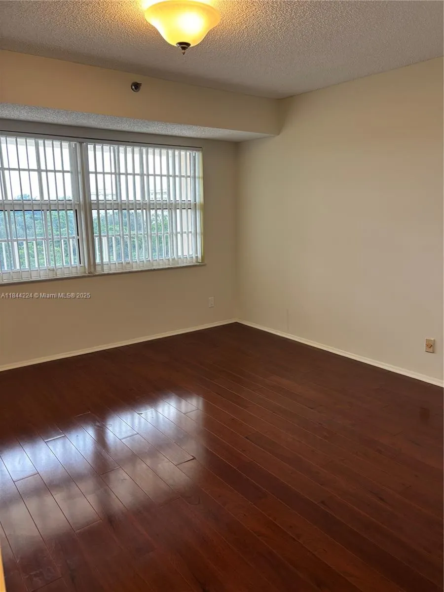 3507 Oaks Way, #805