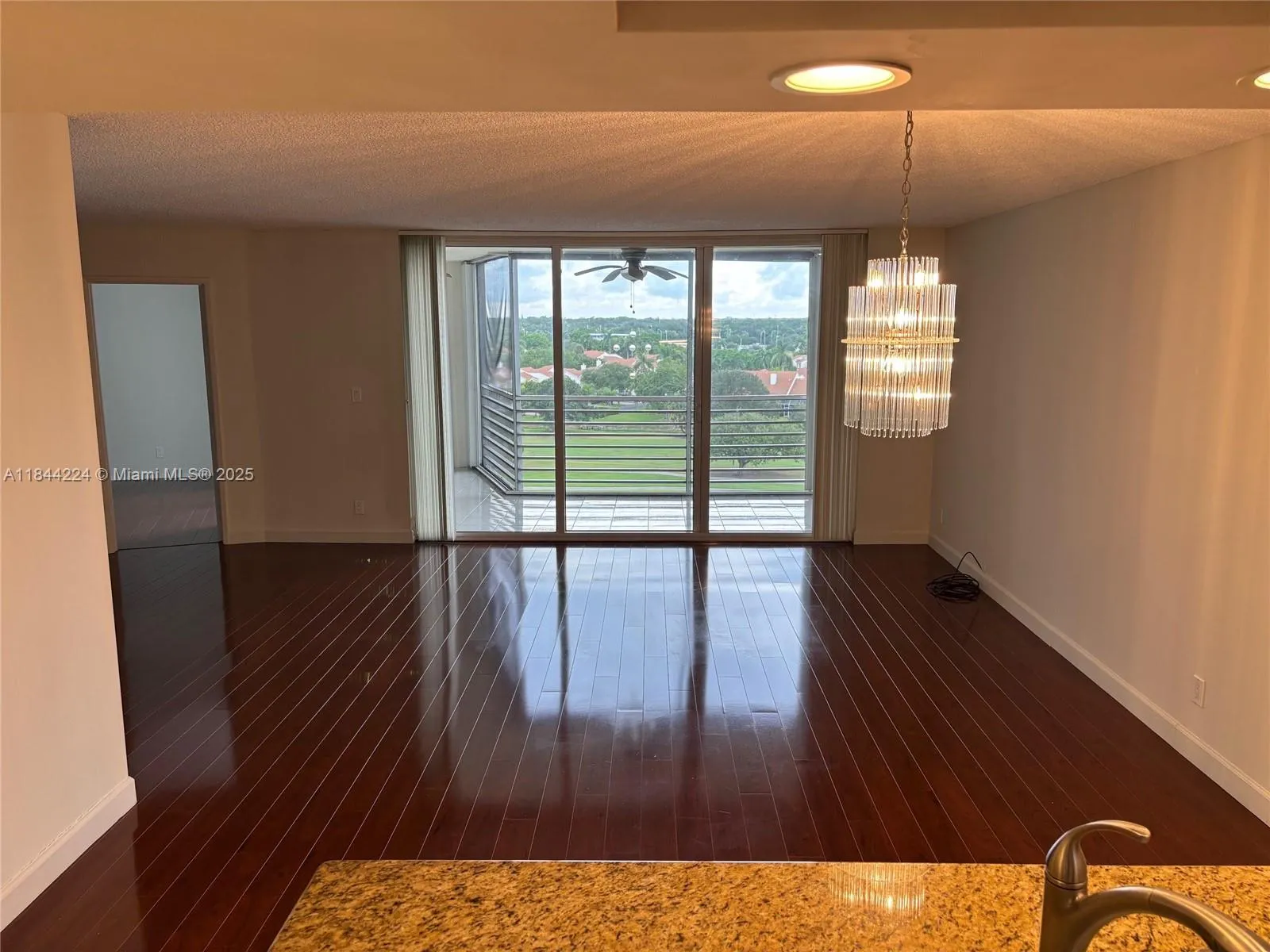 3507 Oaks Way, #805